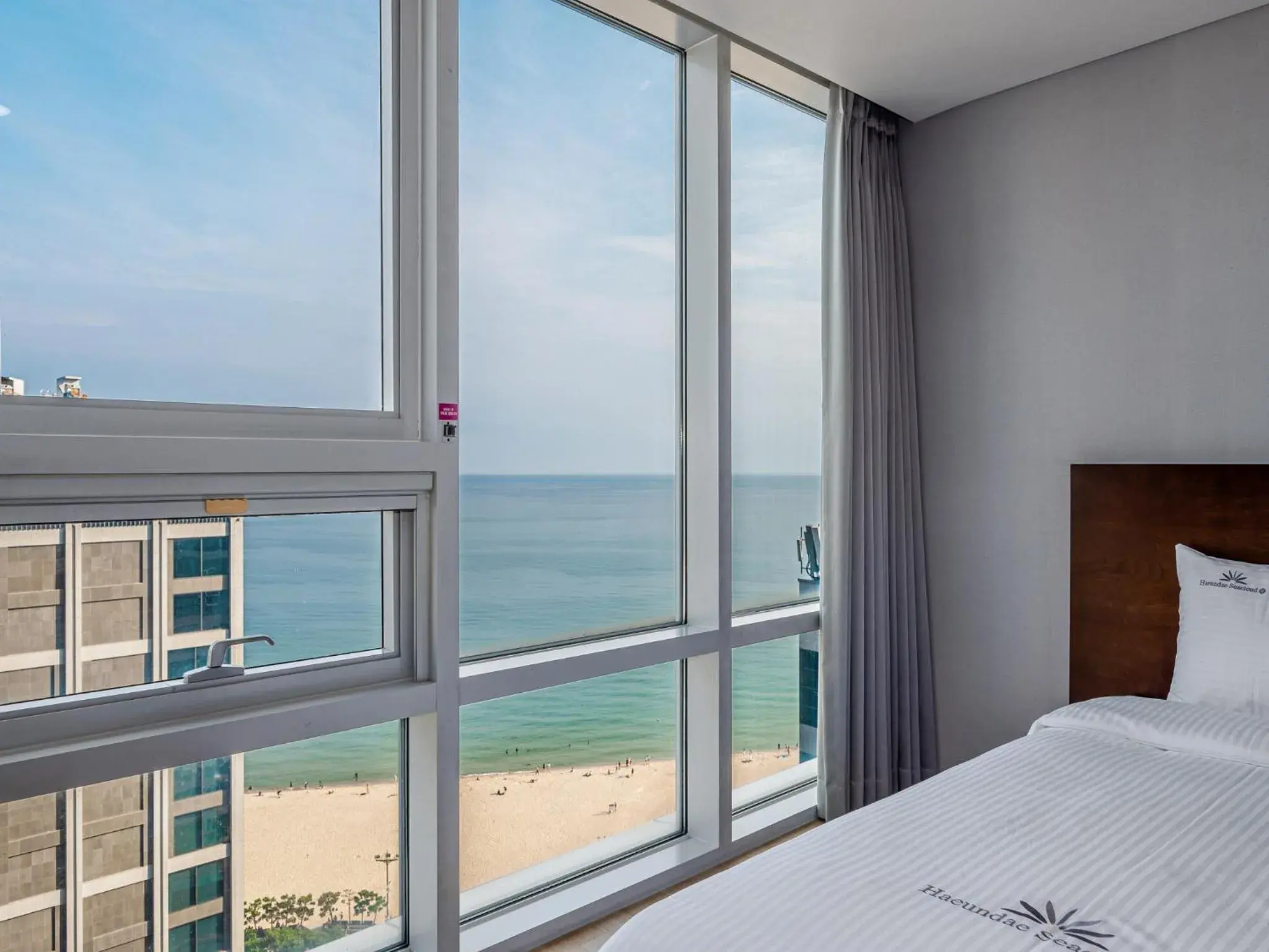 View (from property/room), Bed in Haeundae Seacloud Hotel Residence View (from property/room), Bed in Haeundae Seacloud Hotel Residence