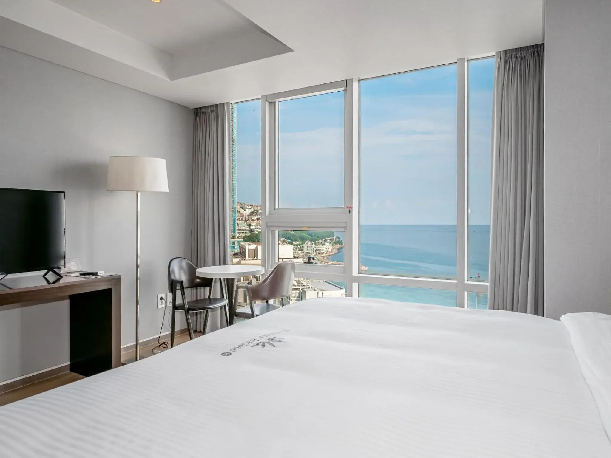 Area and facilities, Bed in Haeundae Seacloud Hotel Residence Area and facilities, Bed in Haeundae Seacloud Hotel Residence