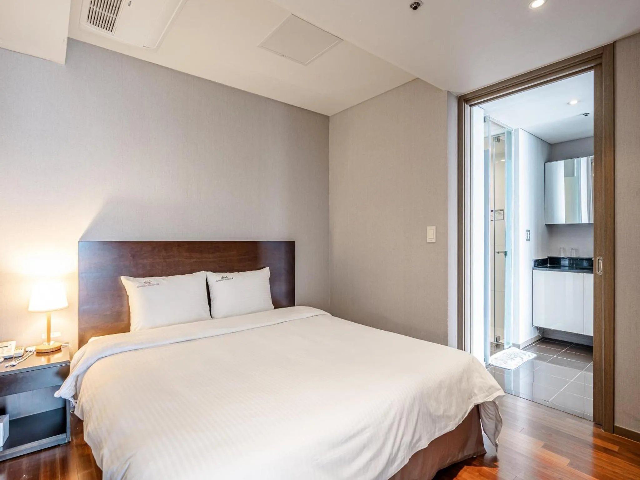 Bed in Haeundae Seacloud Hotel Residence