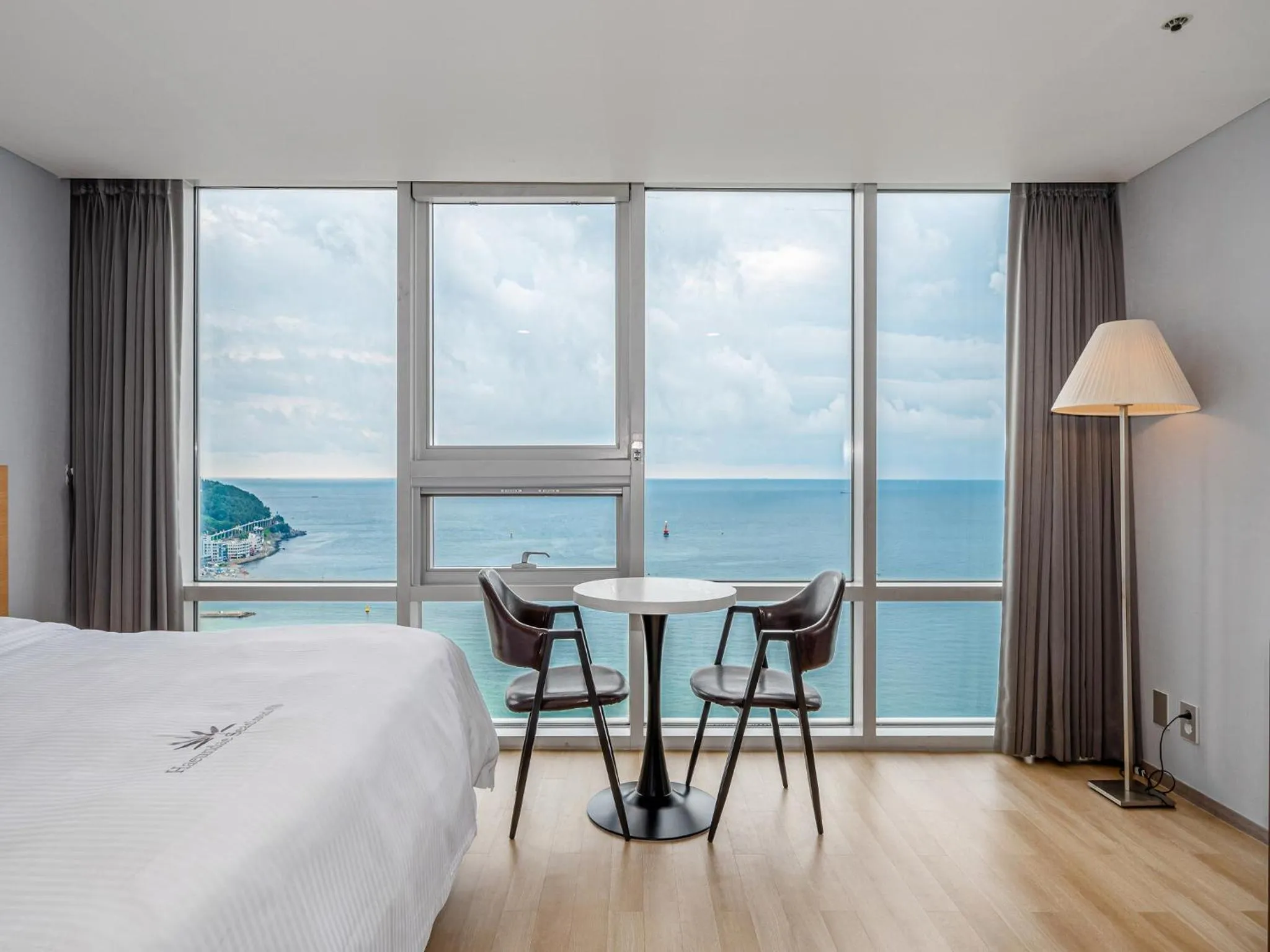 Area and facilities, Bed in Haeundae Seacloud Hotel Residence