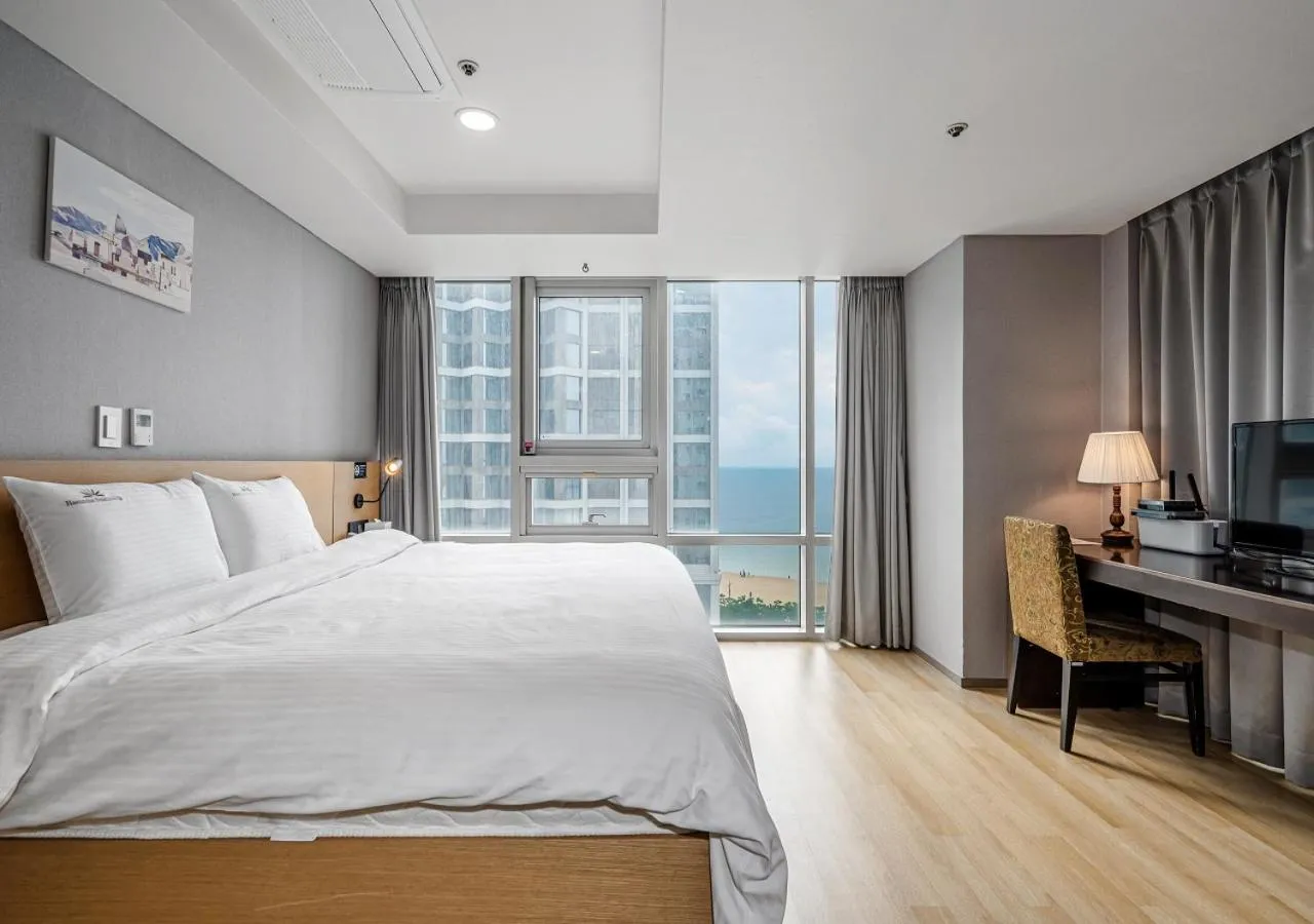 Decorative detail, Bed in Haeundae Seacloud Hotel Residence