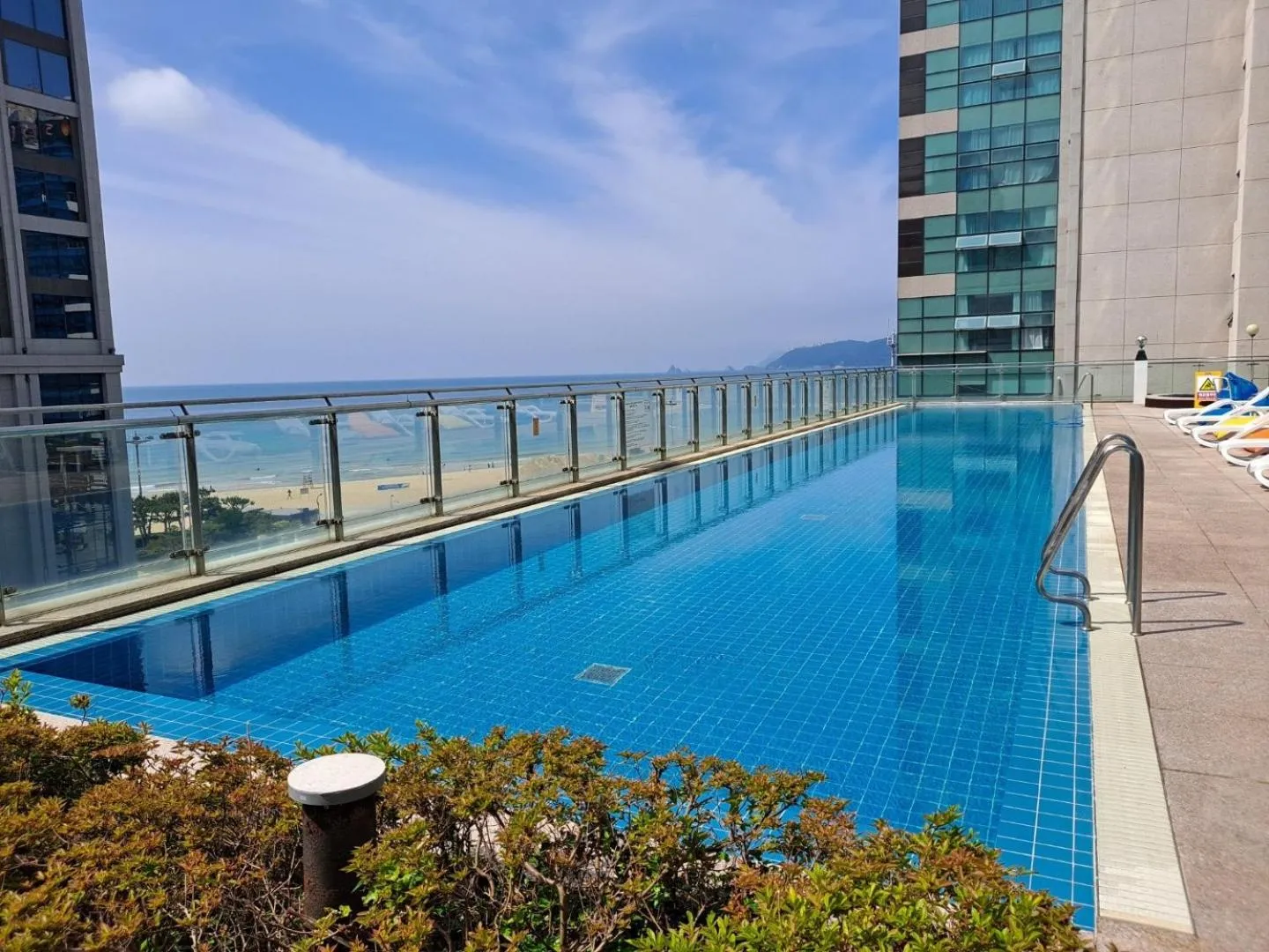 Swimming pool in Haeundae Seacloud Hotel Residence