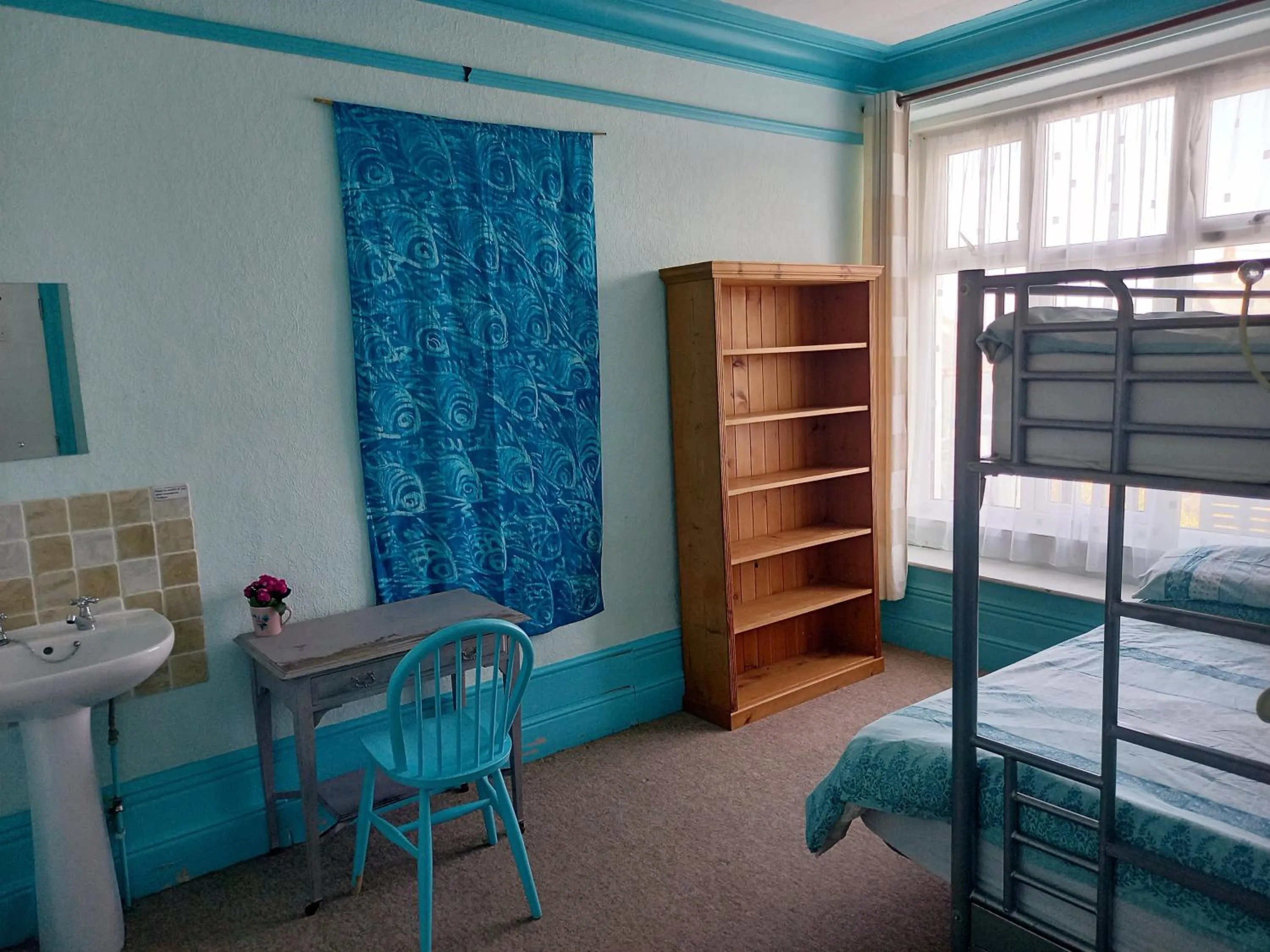 Photo of the whole room in Falmouth Lodge