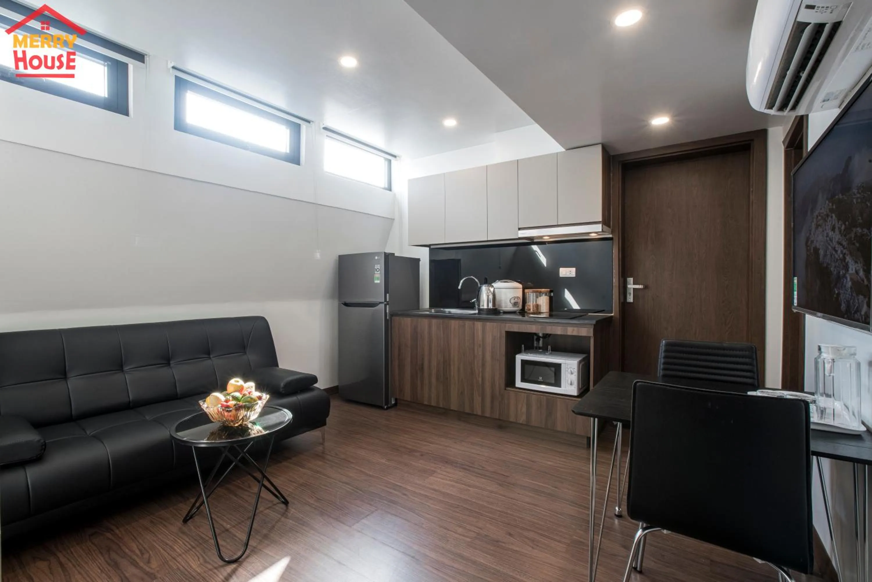 TV and multimedia in Merry House Imperia