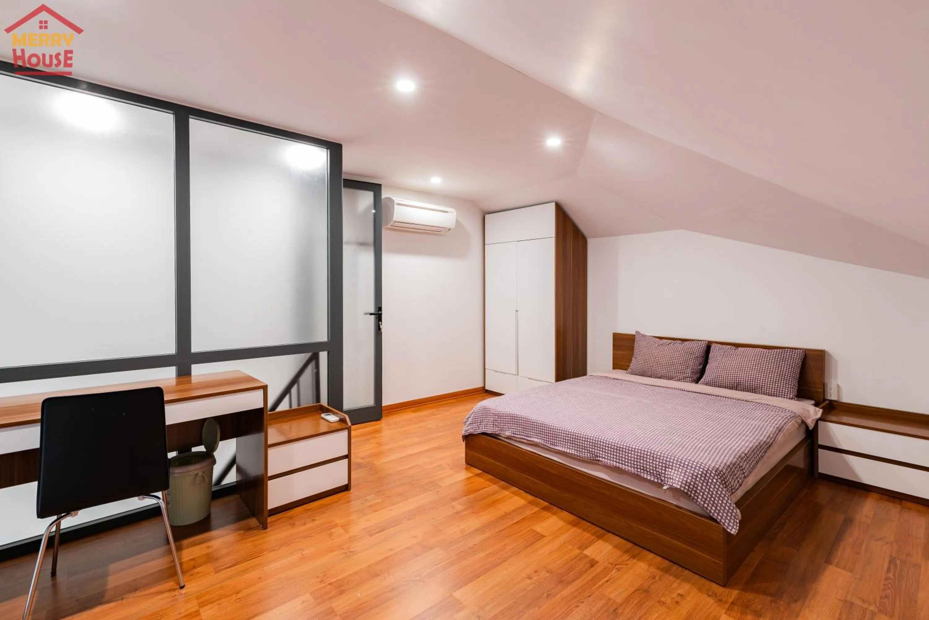 Bed in Merry House Imperia