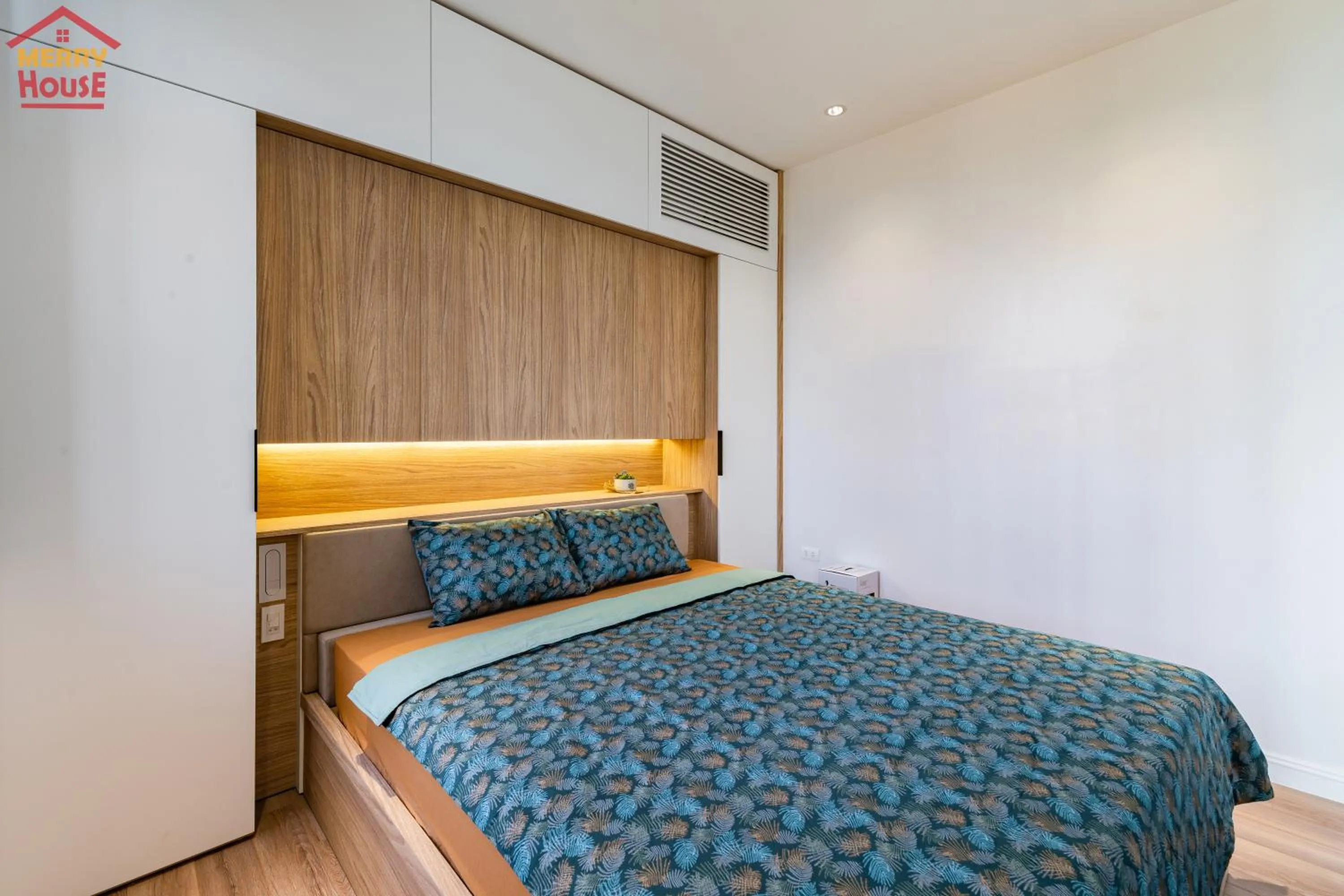 Bed in Merry House Imperia