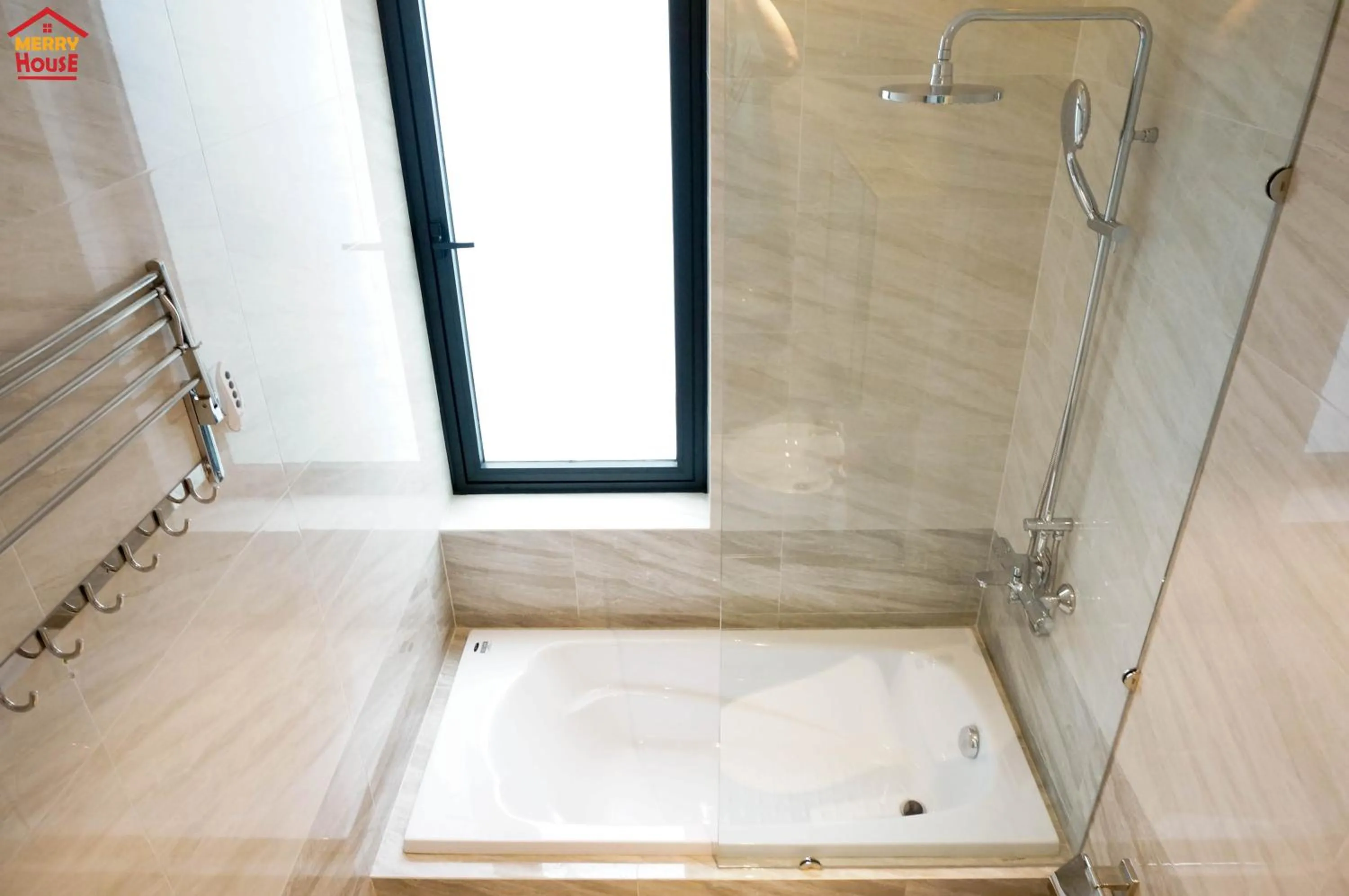 Shower in Merry House Imperia