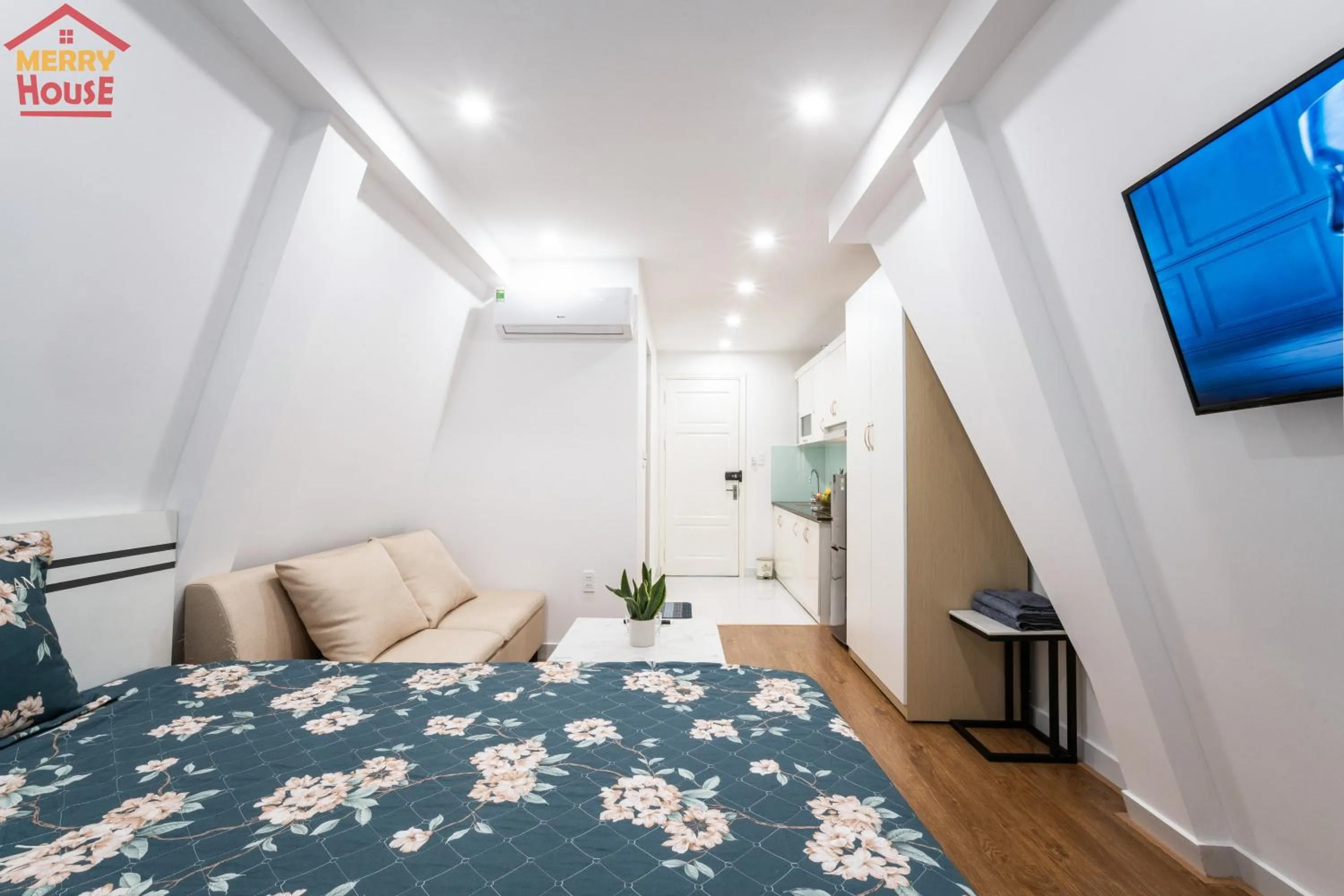 Bed in Merry House Imperia