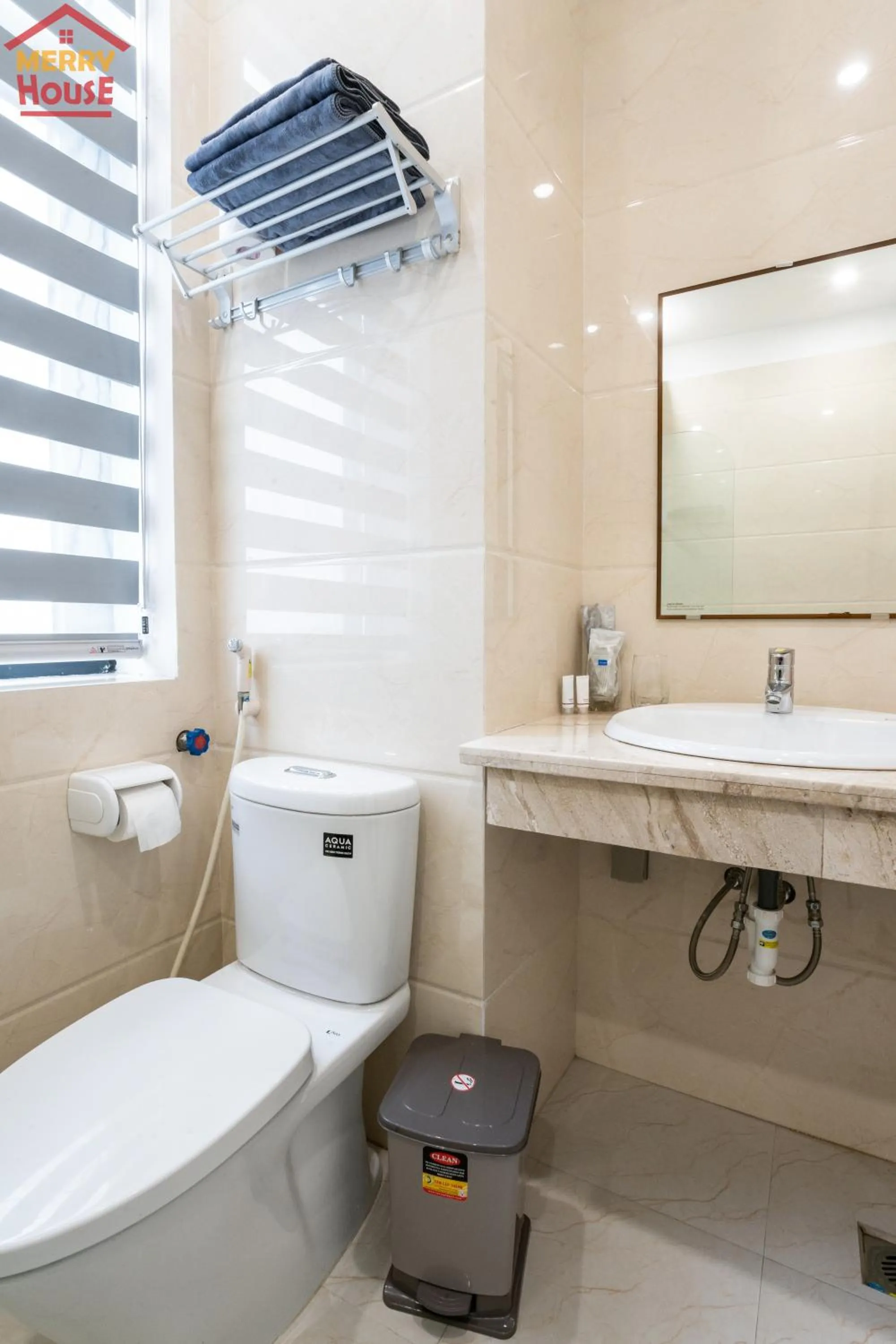 Shower in Merry House Imperia