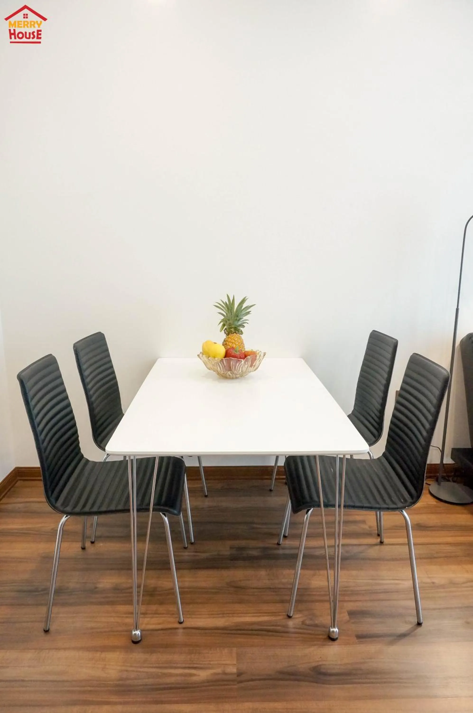 Seating area in Merry House Imperia