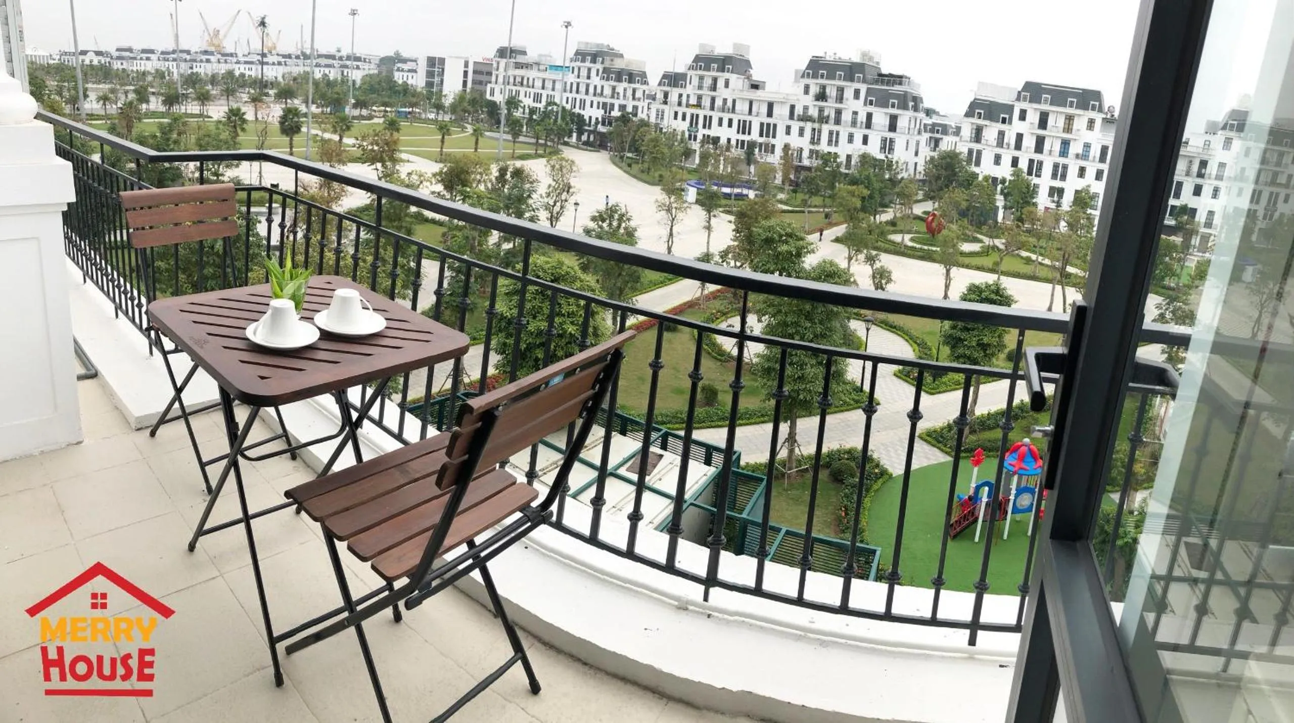 Day in Merry House Imperia