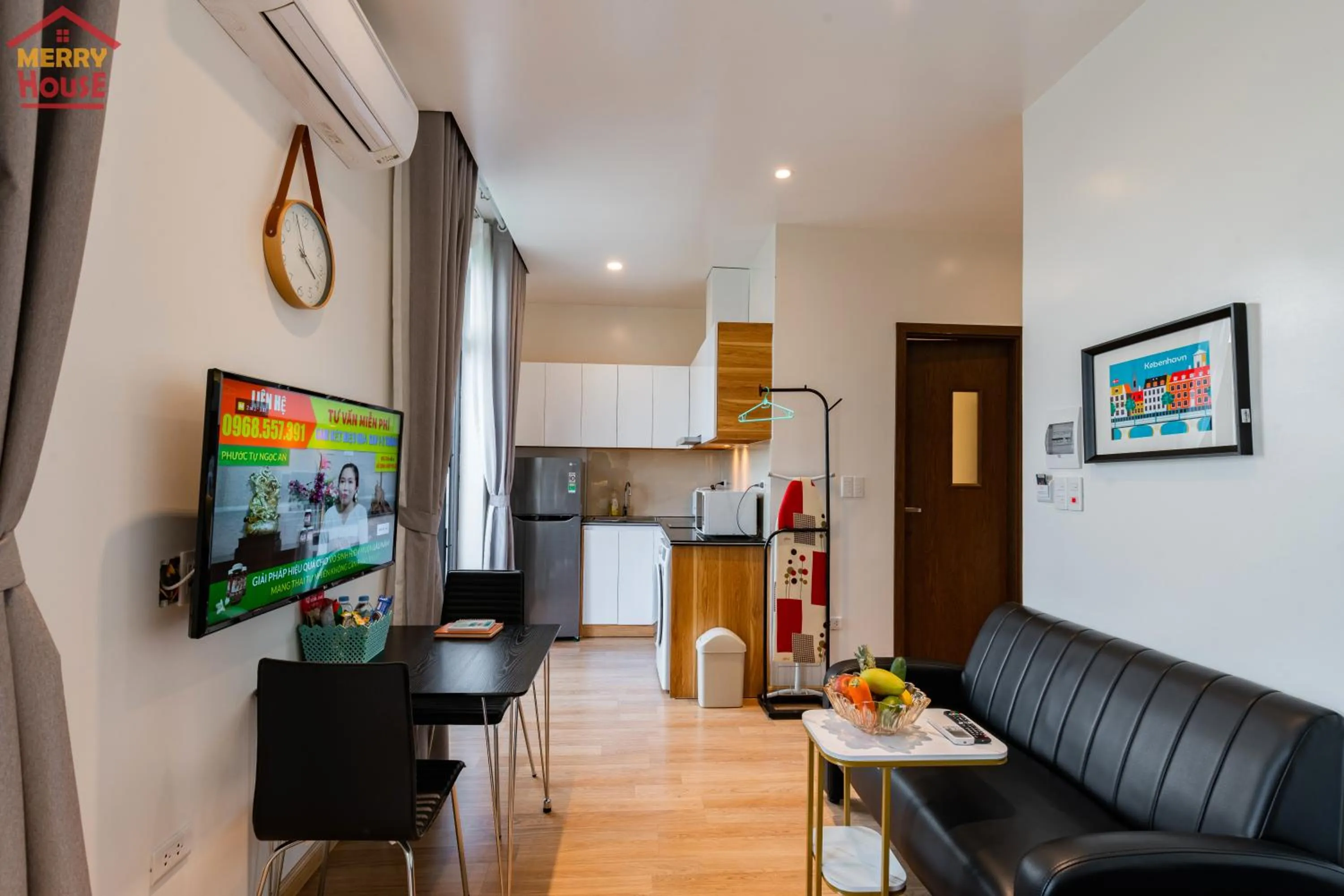 Seating area in Merry House Imperia