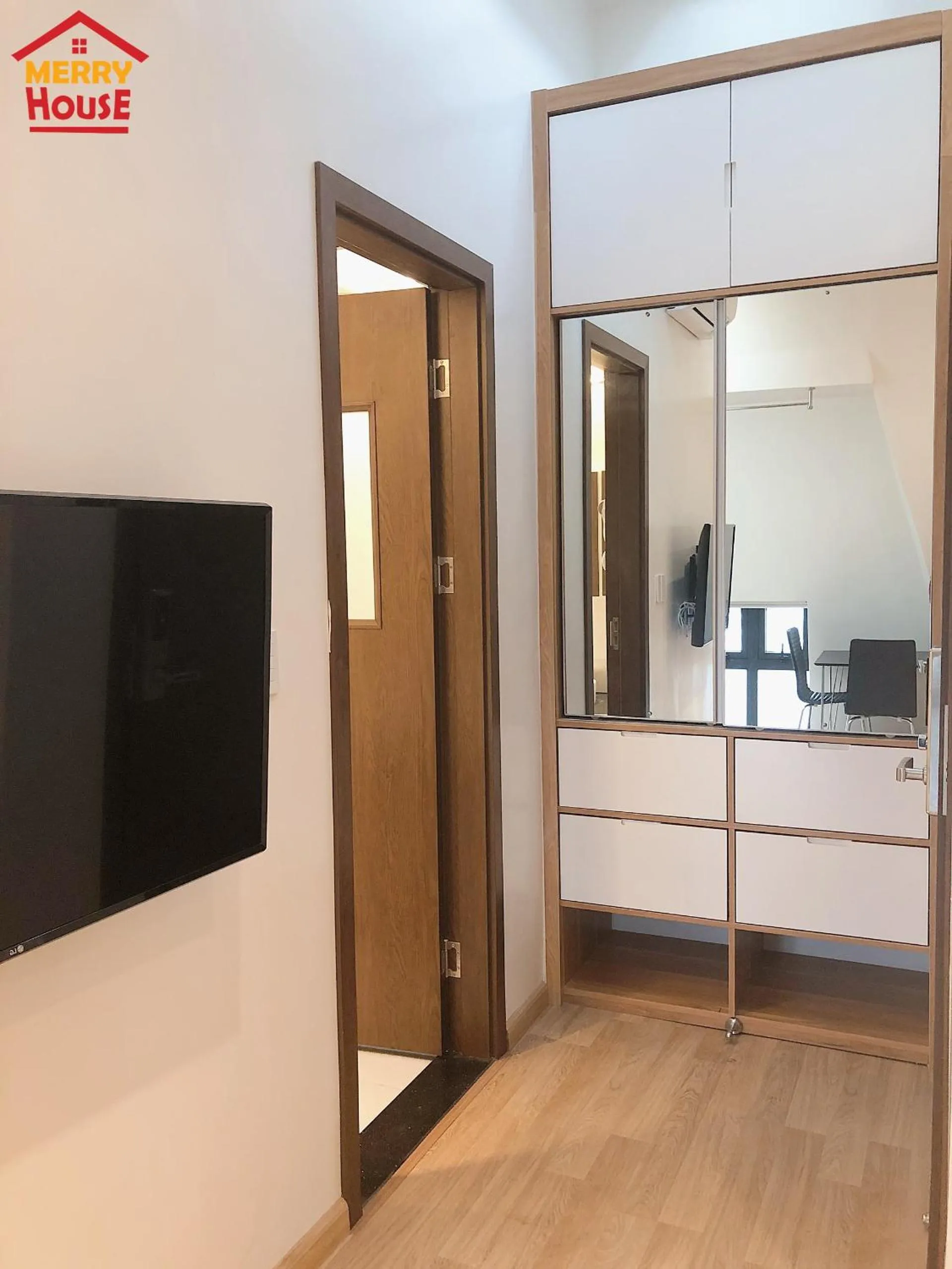 TV and multimedia in Merry House Imperia