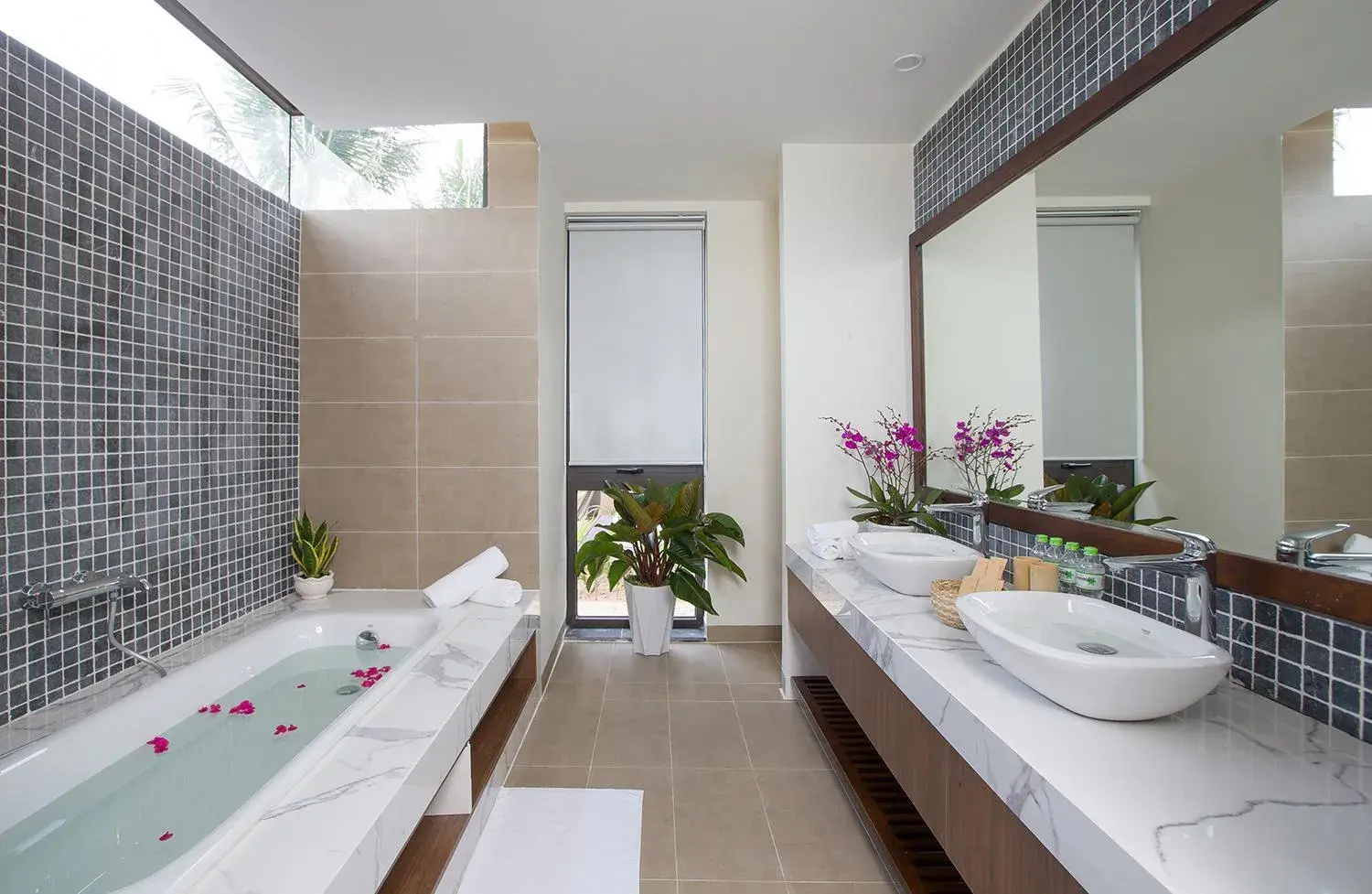 Bathroom in Sonaga Beach Resort & Villas Phu Quoc Bathroom in Sonaga Beach Resort & Villas Phu Quoc