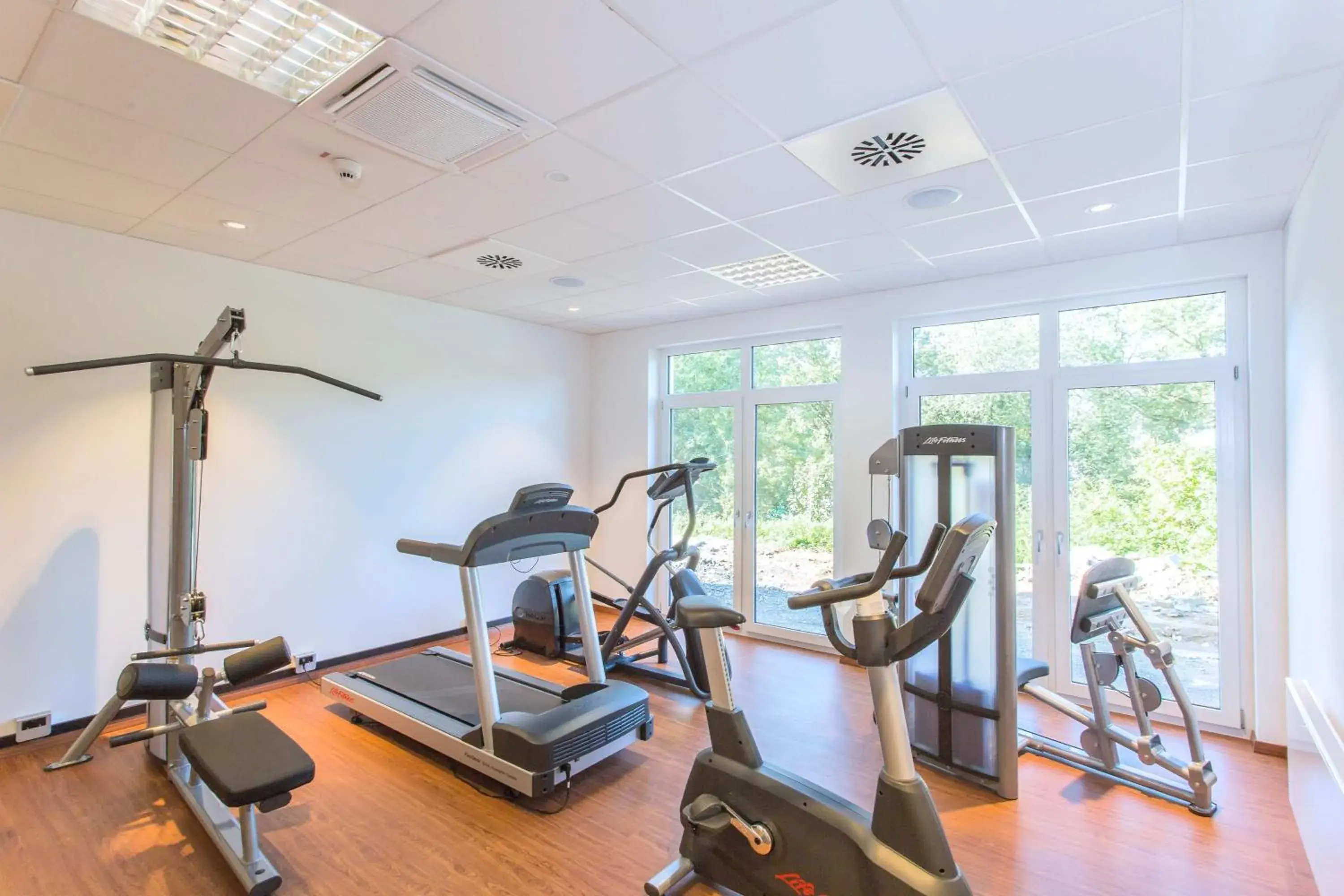 Fitness centre/facilities in Best Western Queens Hotel Pforzheim-Niefern Fitness centre/facilities in Best Western Queens Hotel Pforzheim-Niefern