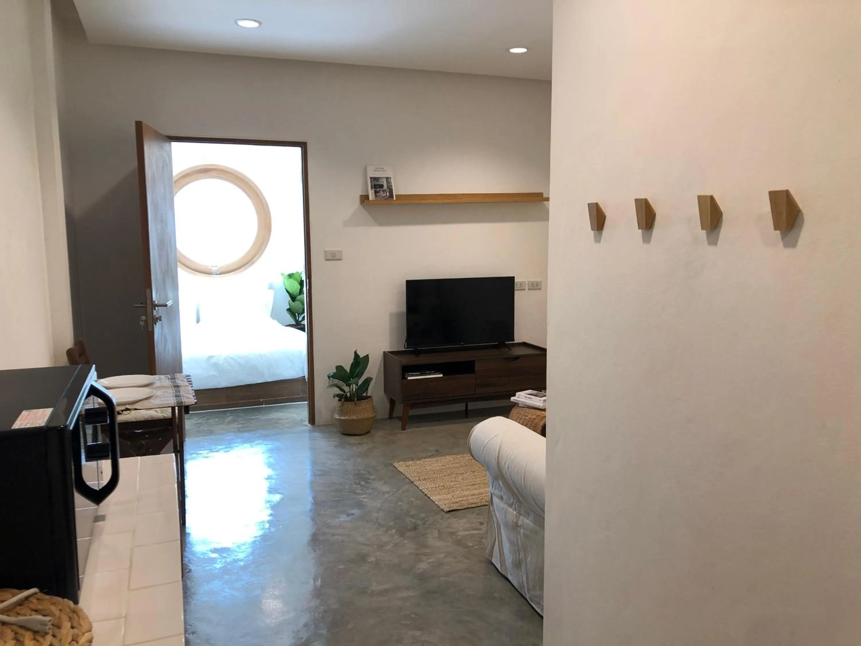 Bed in Marlowe-Tony's home