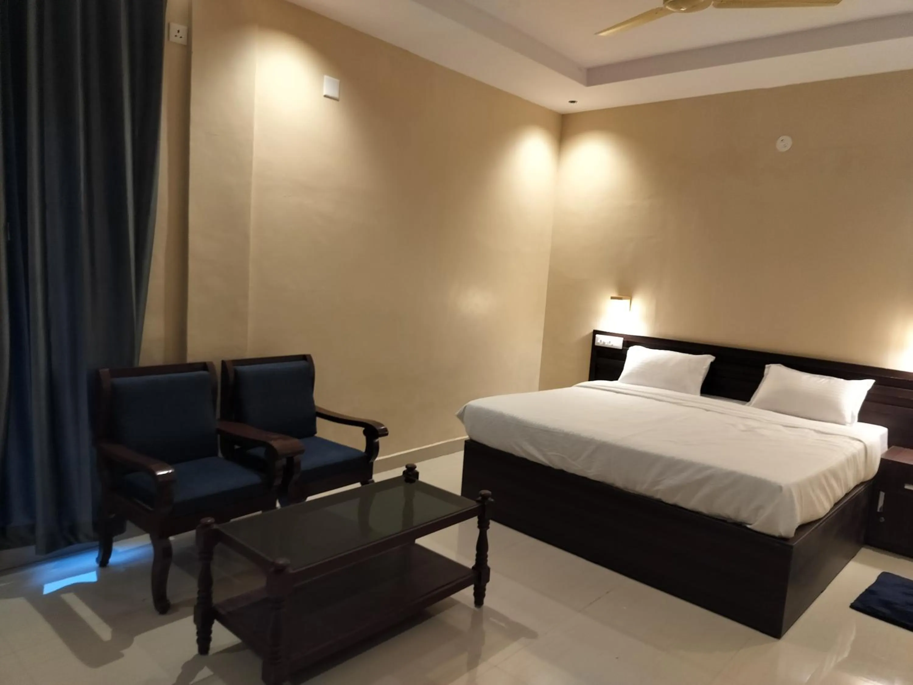 Bedroom, Bed in Biglaand Dew Castle