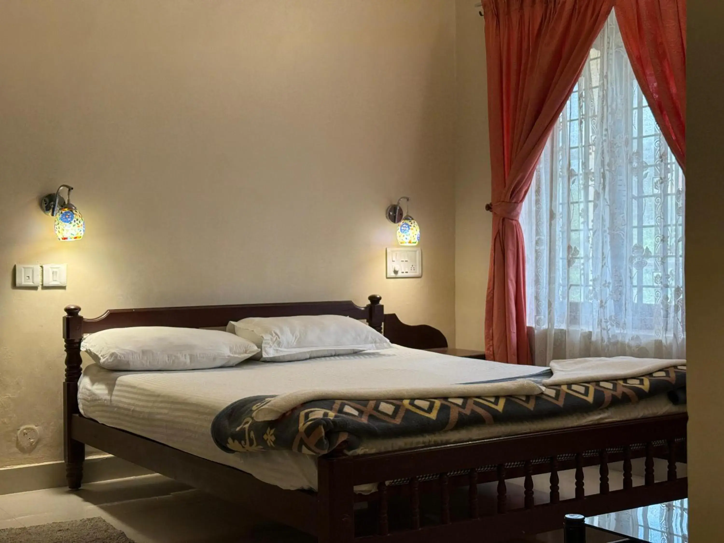 Deluxe Double Room - single occupancy in Biglaand Dew Castle Deluxe Double Room - single occupancy in Biglaand Dew Castle