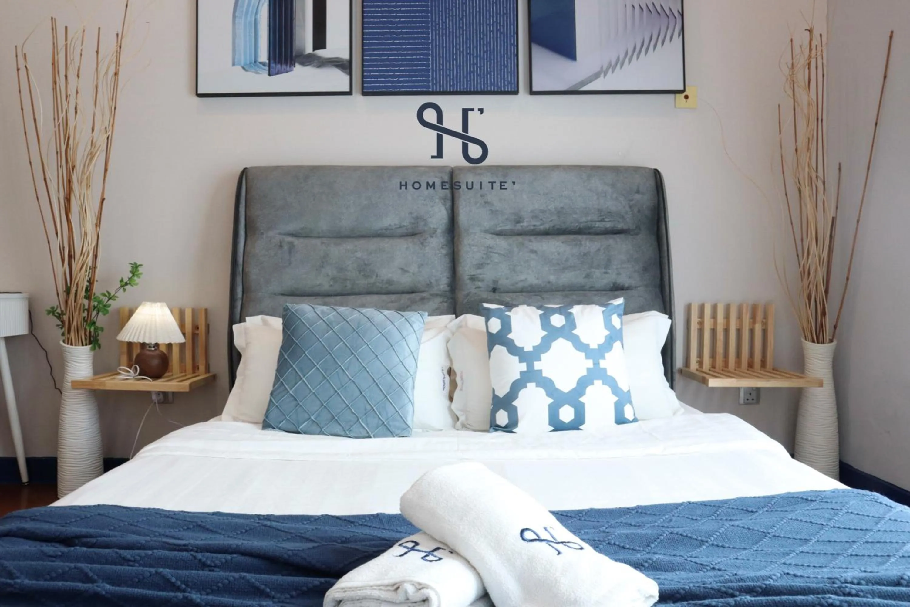 Photo of the whole room, Bed in Homesuite' Home at The Loft