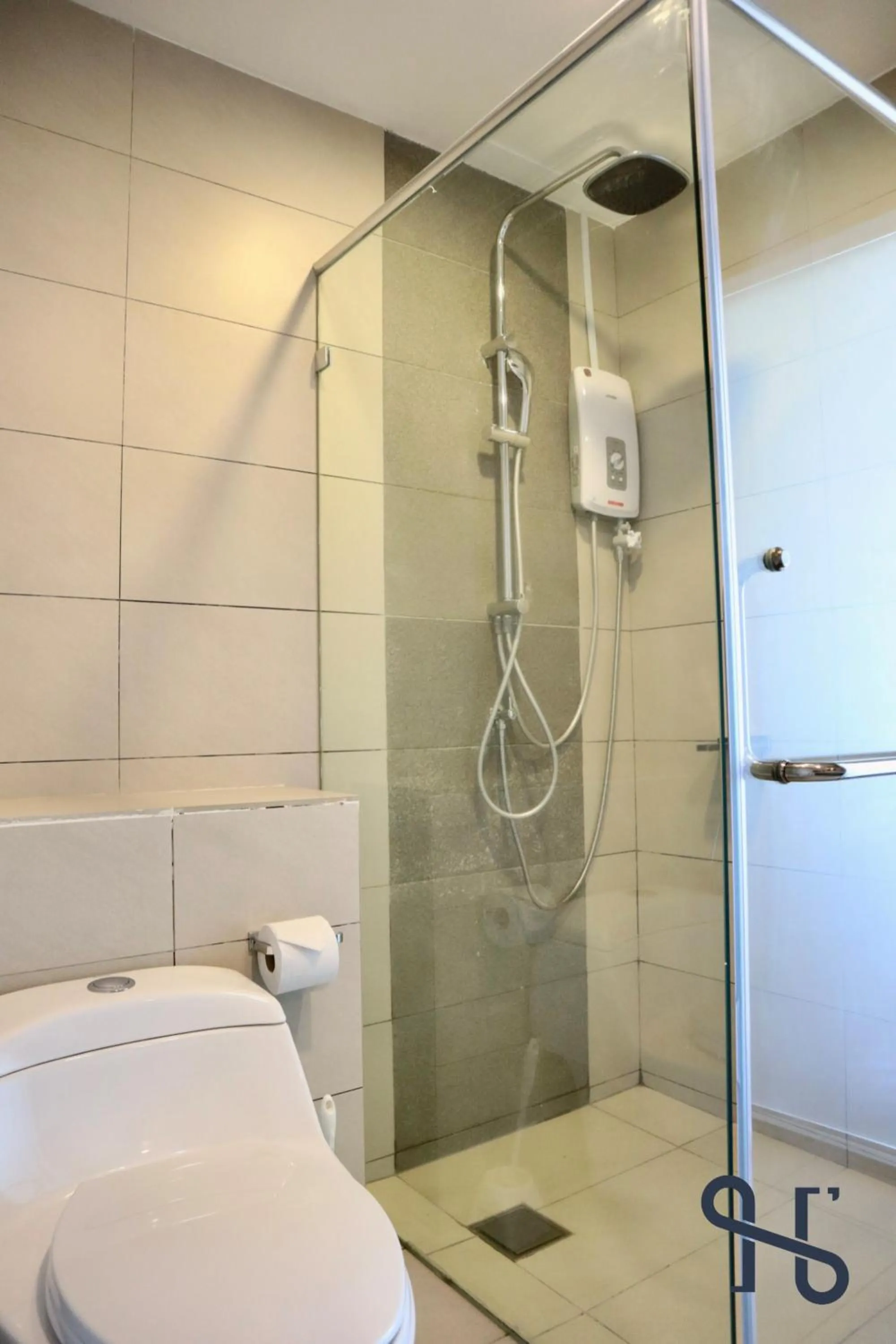 Shower in Homesuite' Home at The Loft