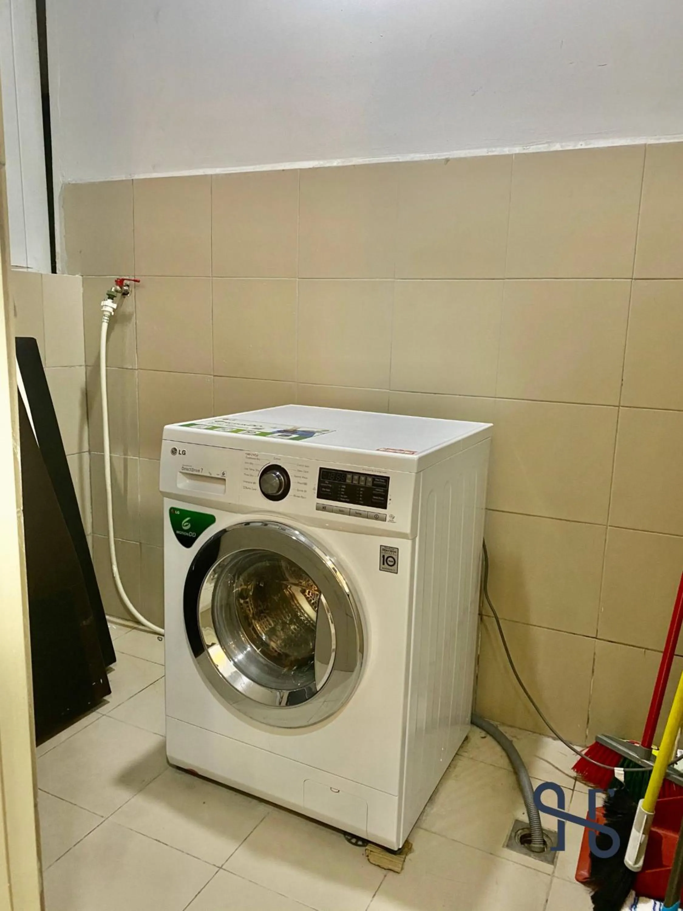 washing machine in Homesuite' Home at The Loft