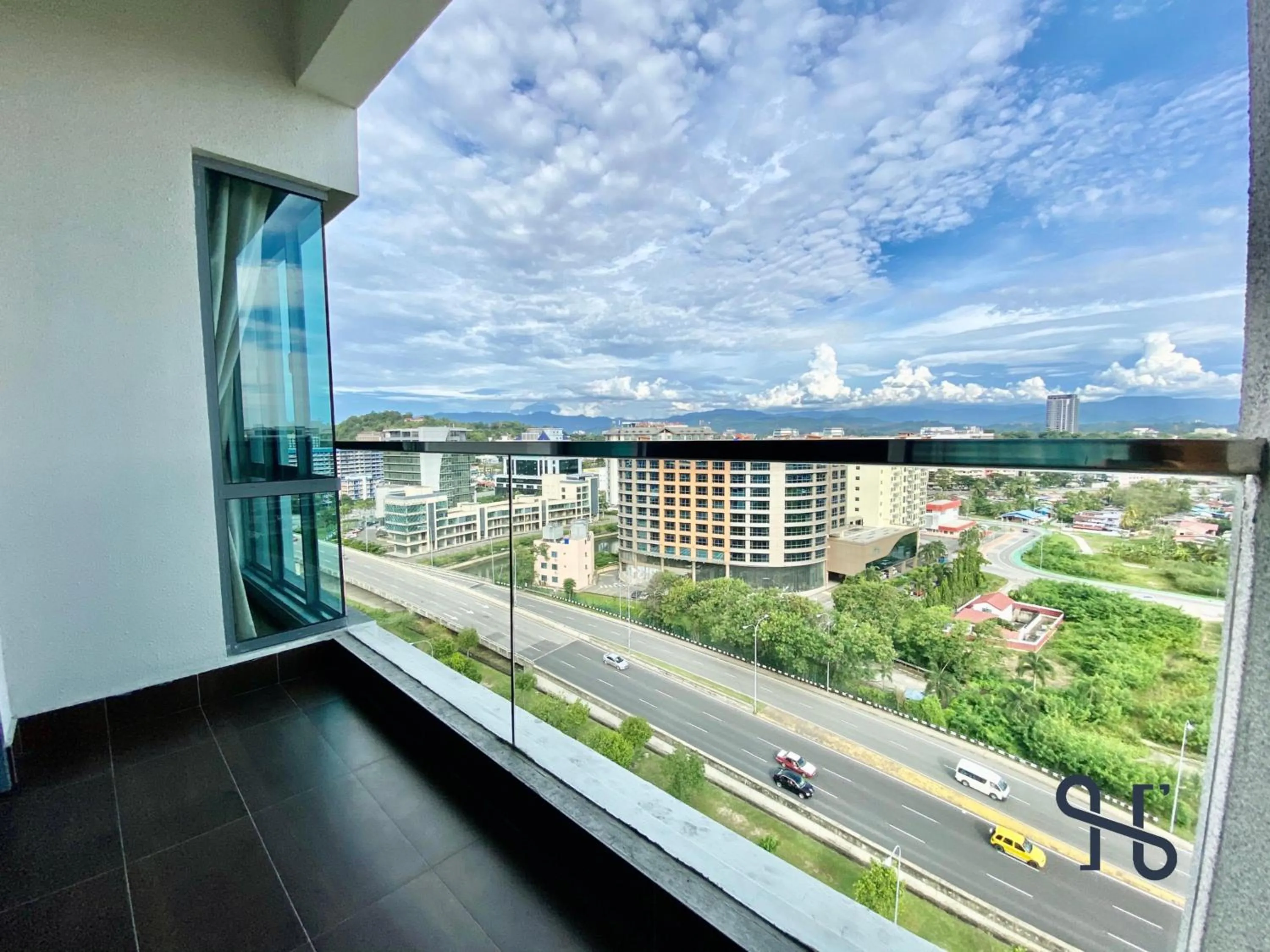 Day in Homesuite' Home at The Loft