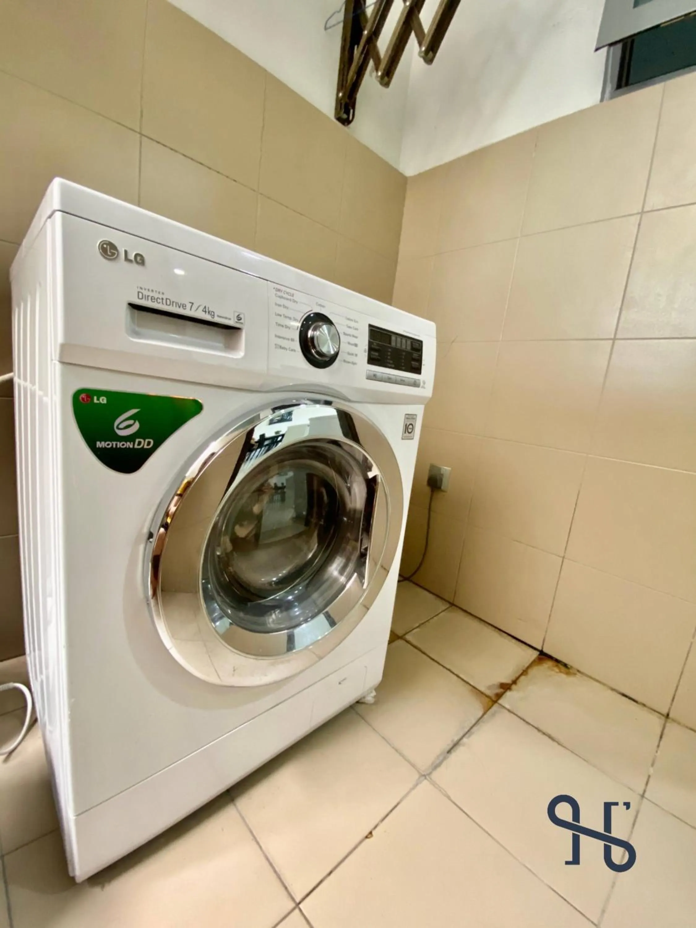 washing machine in Homesuite' Home at The Loft