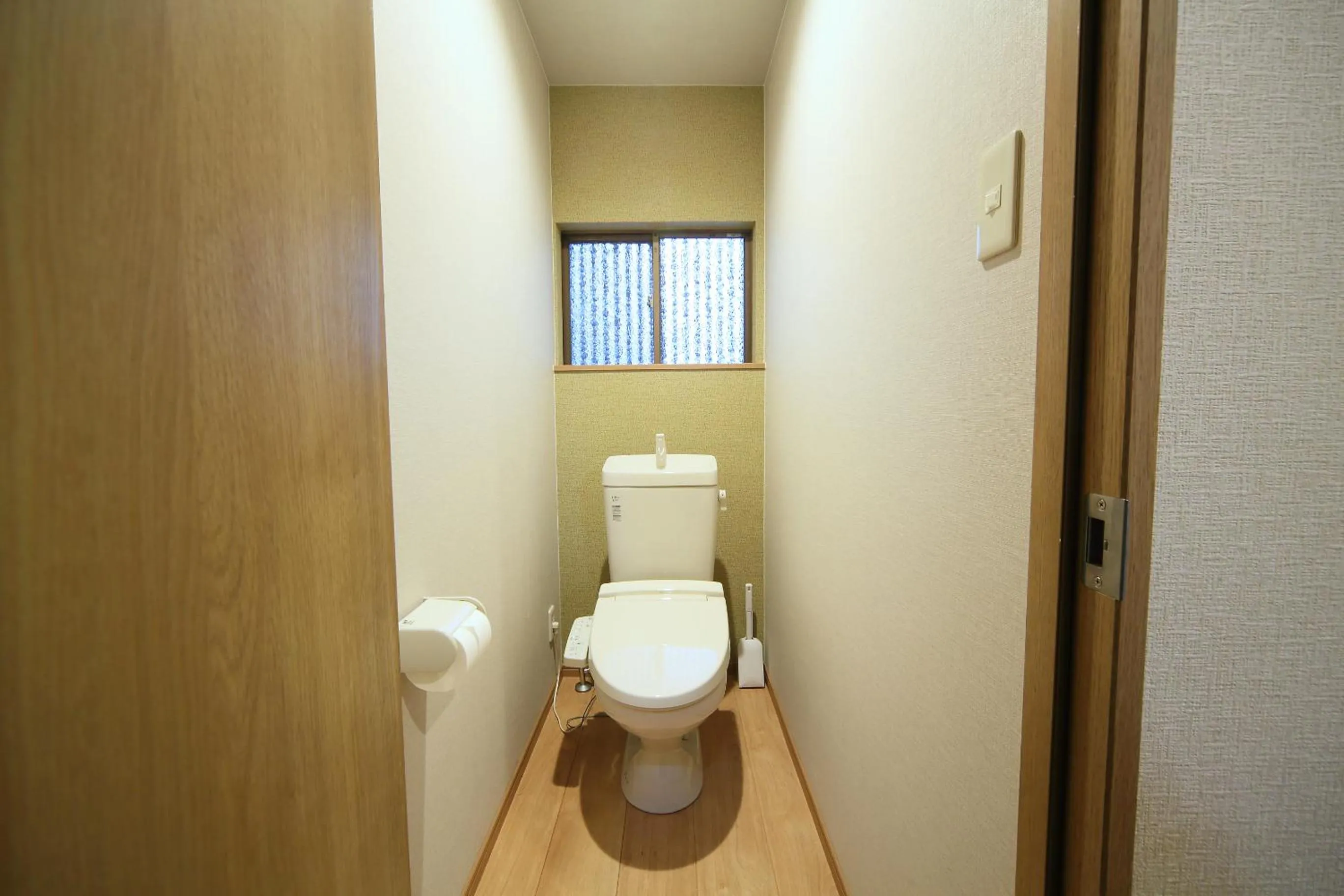 Toilet in Asana-Yuna