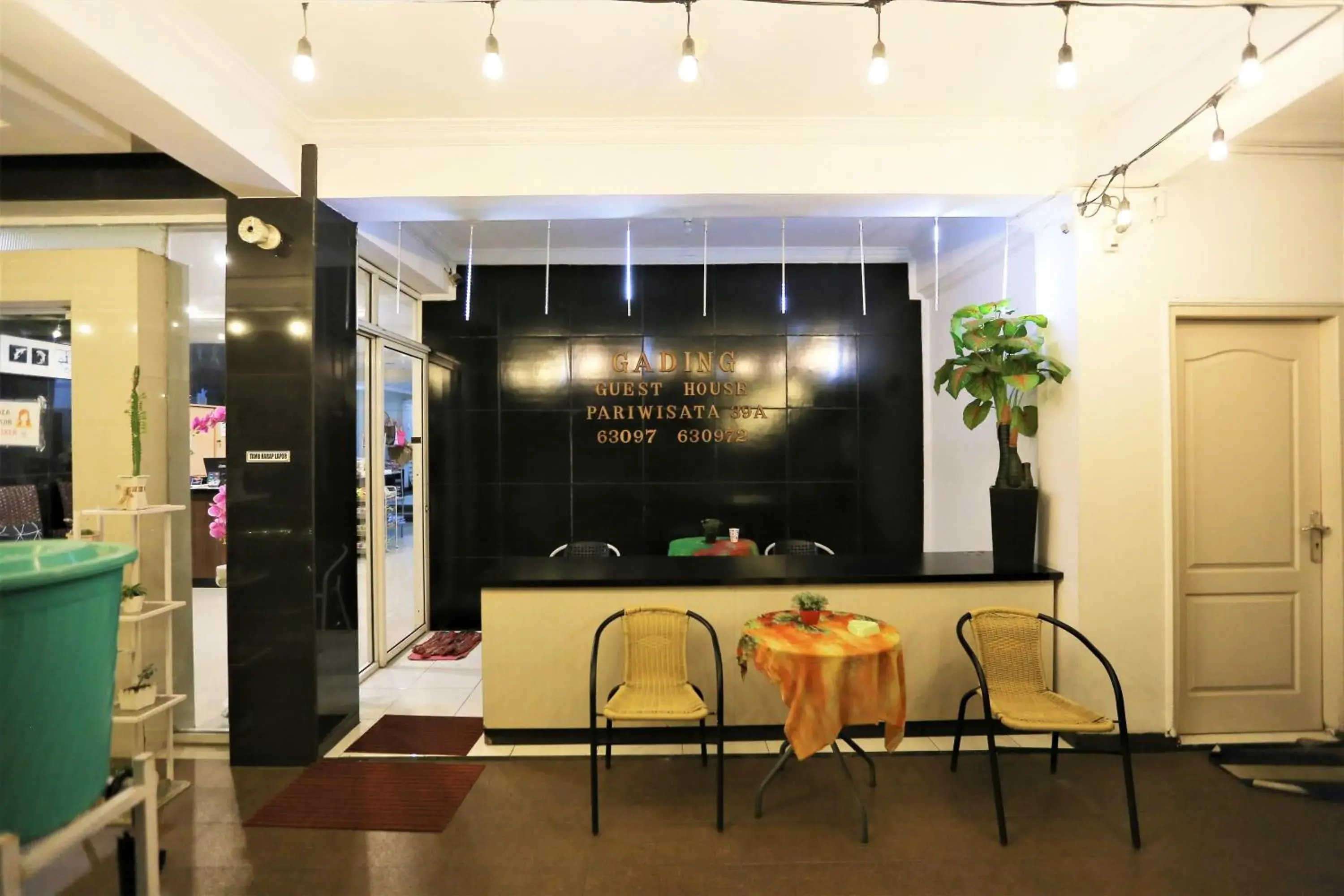 Facade/entrance in Gading Guest House Facade/entrance in Gading Guest House