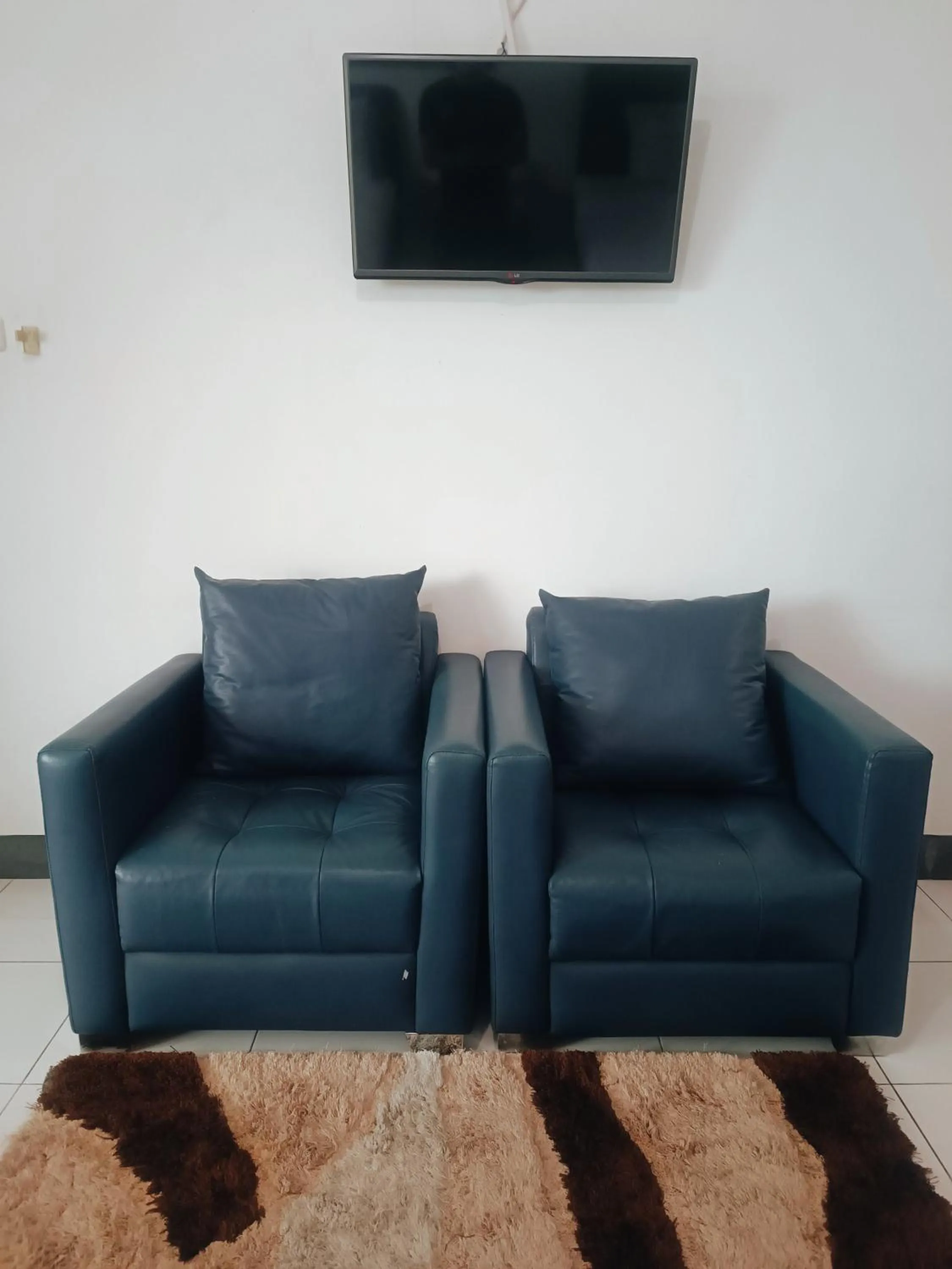 hair dresser in Gading Guest House