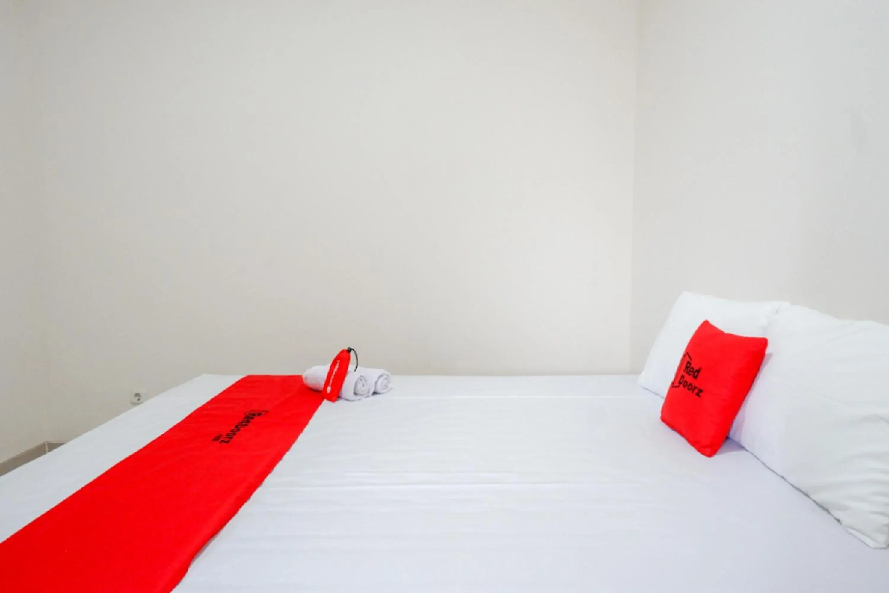 Bedroom, Bed in RedDoorz near Pacific Mall Tegal 2 Bedroom, Bed in RedDoorz near Pacific Mall Tegal 2
