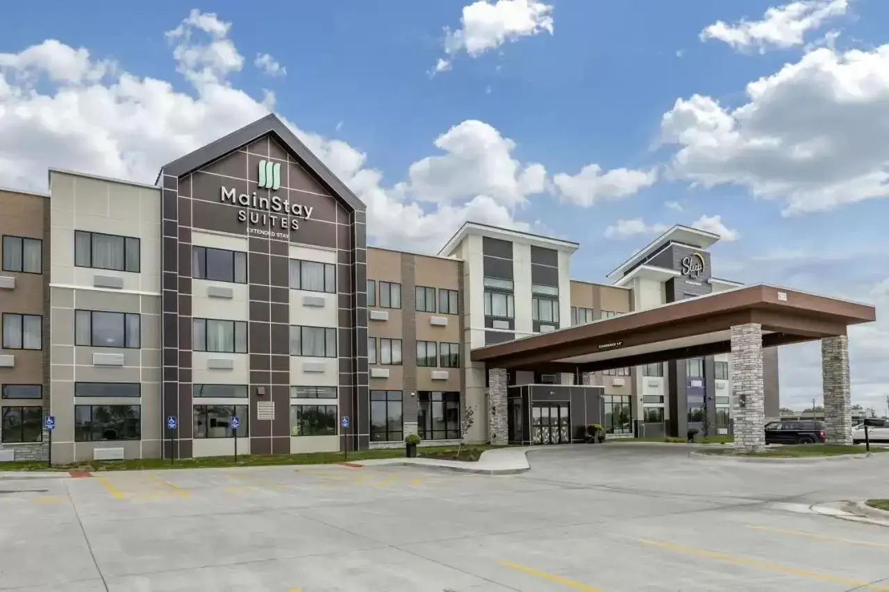 Property building in Sleep Inn Waukee-West Des Moines Property building in Sleep Inn Waukee-West Des Moines