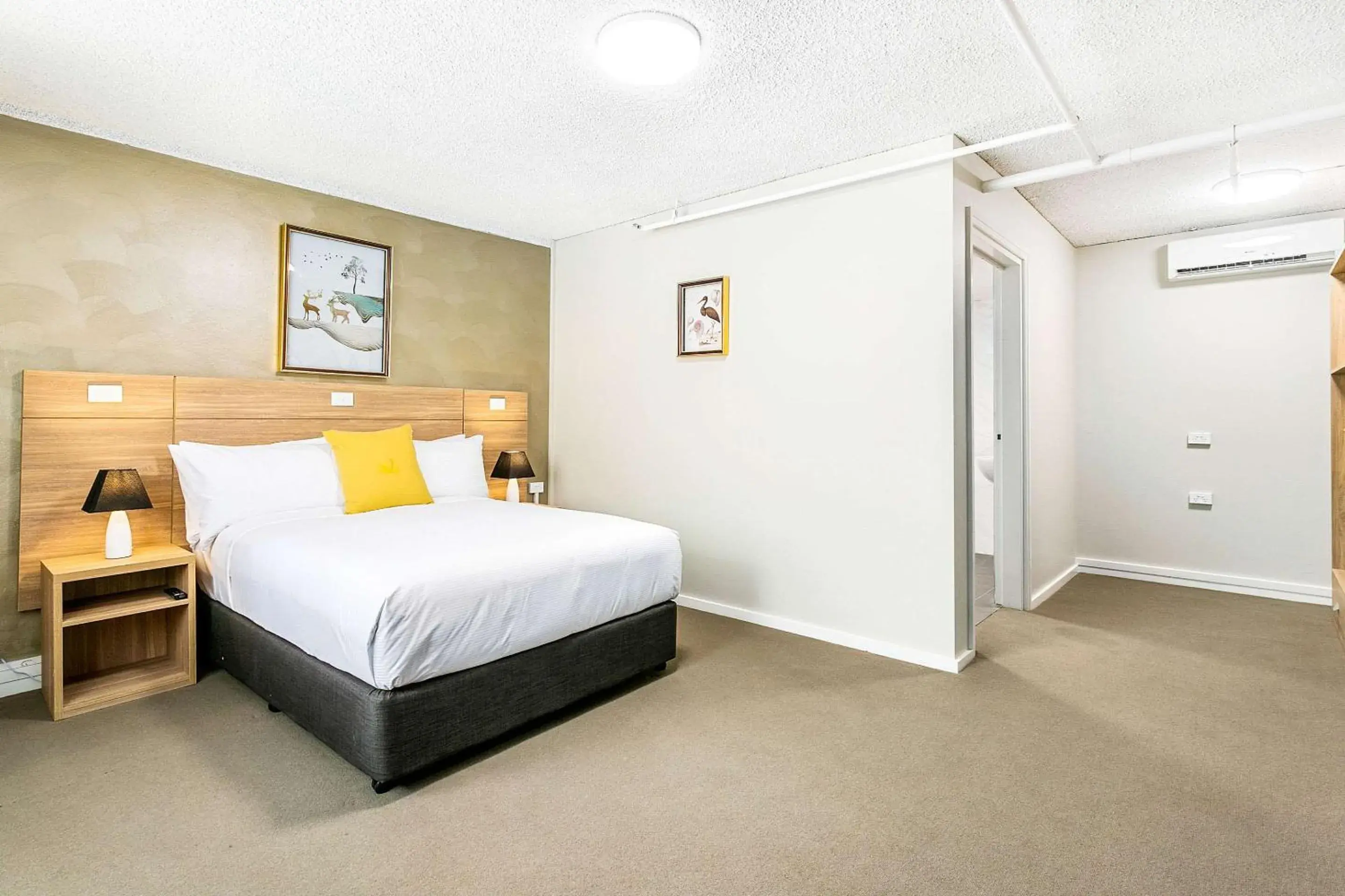 Bedroom, Bed in Quality Inn Sunshine Haberfield Bedroom, Bed in Quality Inn Sunshine Haberfield