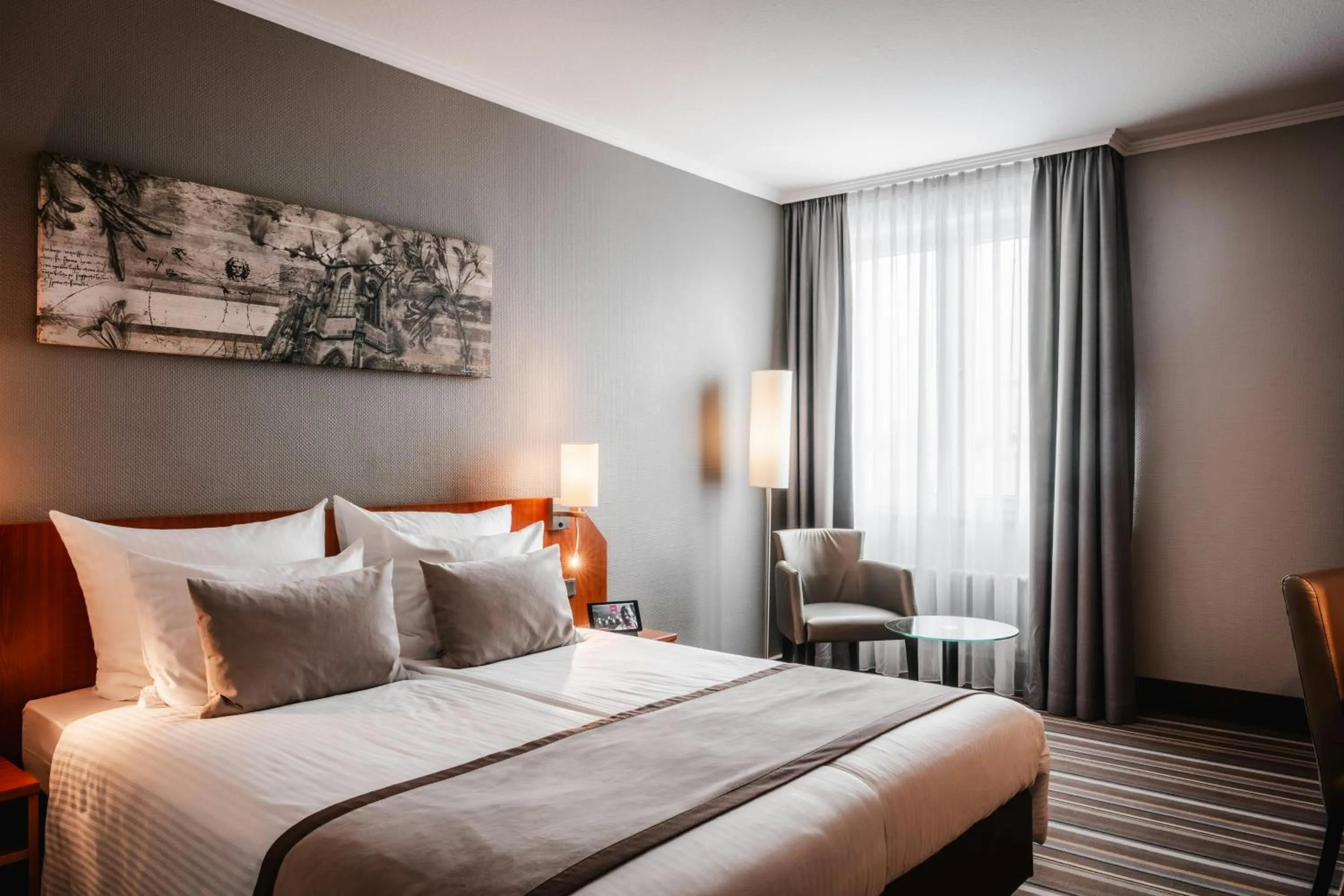 Photo of the whole room, Bed in Leonardo Hotel Aachen