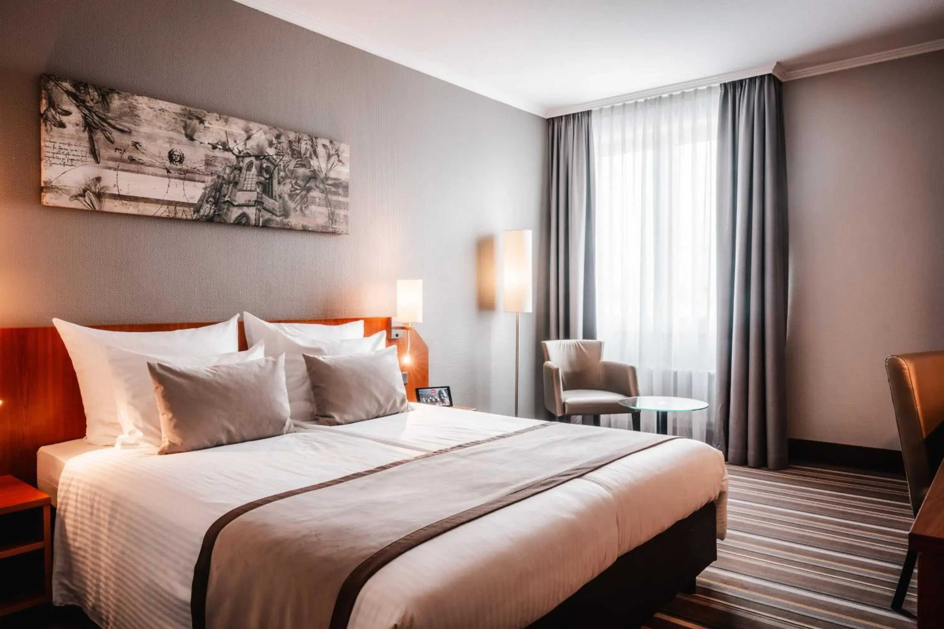 Photo of the whole room, Bed in Leonardo Hotel Aachen Photo of the whole room, Bed in Leonardo Hotel Aachen