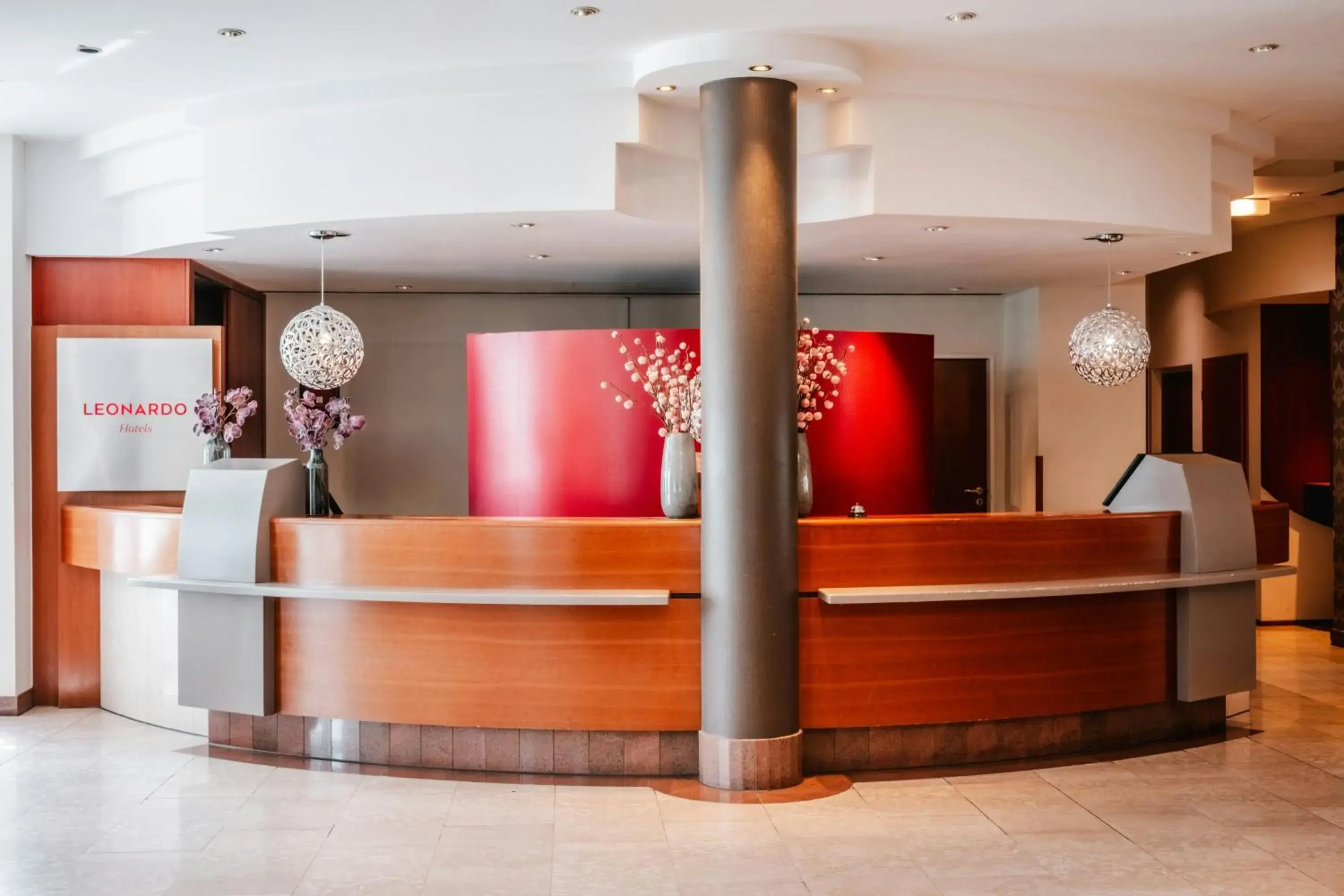 Lobby or reception in Leonardo Hotel Aachen Lobby or reception in Leonardo Hotel Aachen