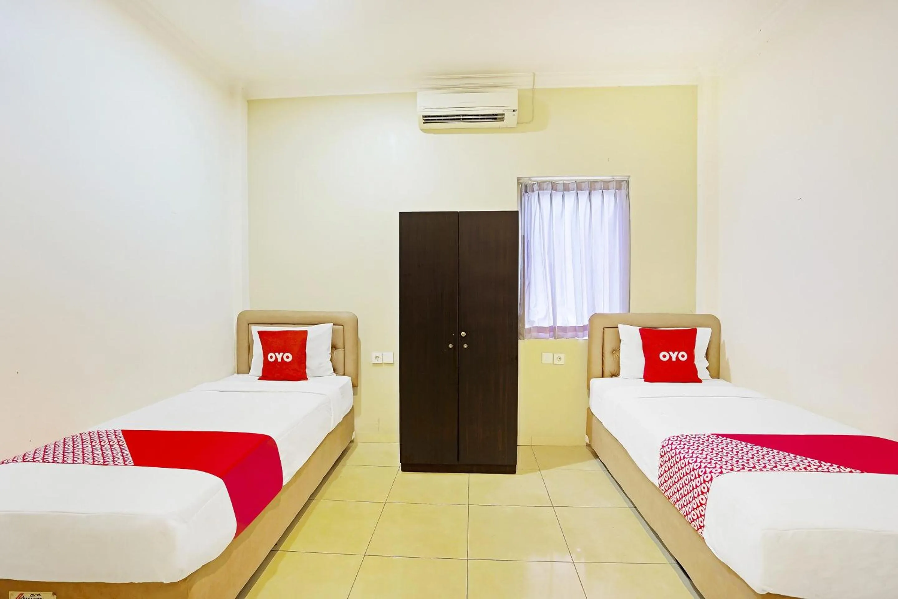 Bedroom in Hotel O Pondok Inap Shofwa 2