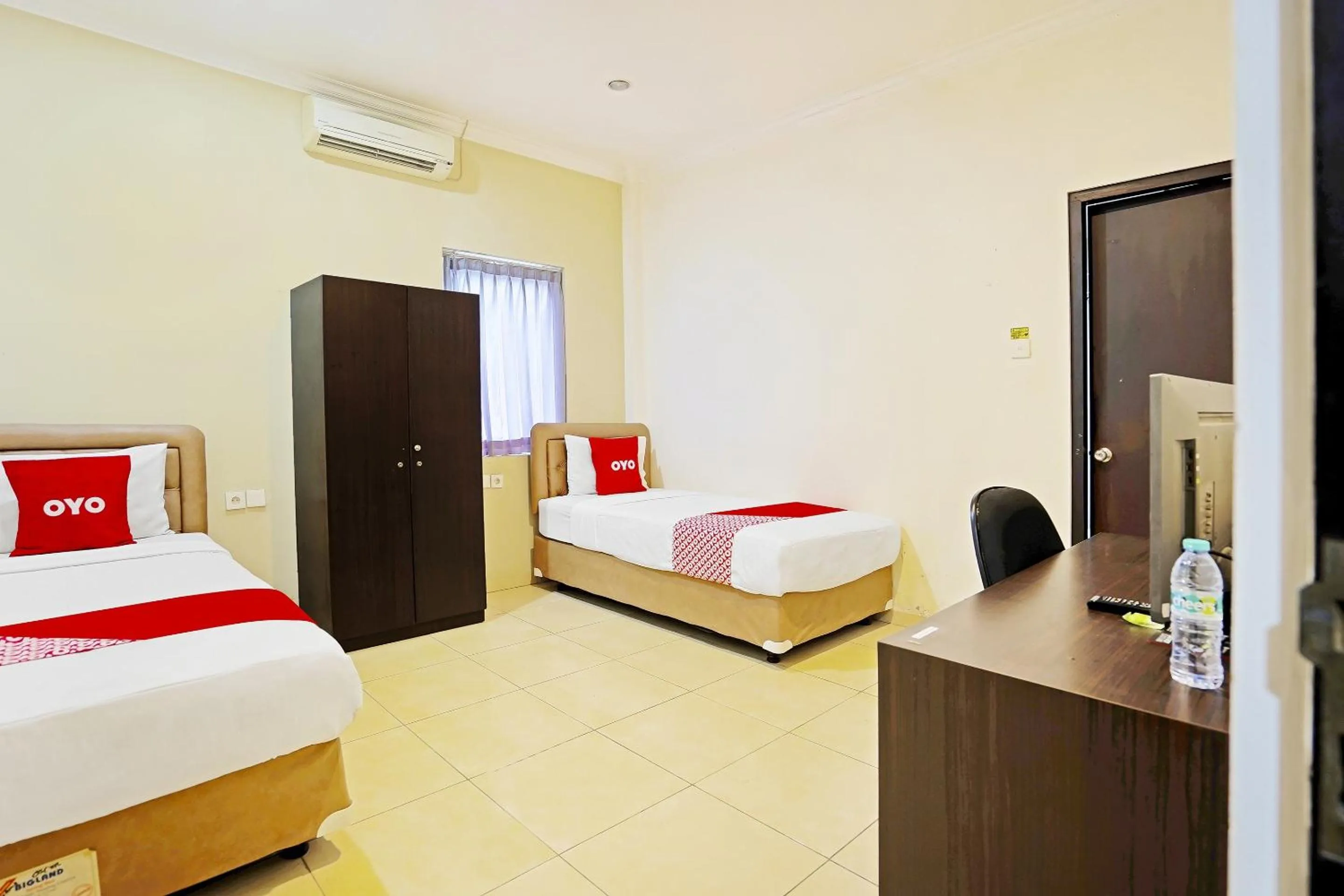 Bedroom in Hotel O Pondok Inap Shofwa 2