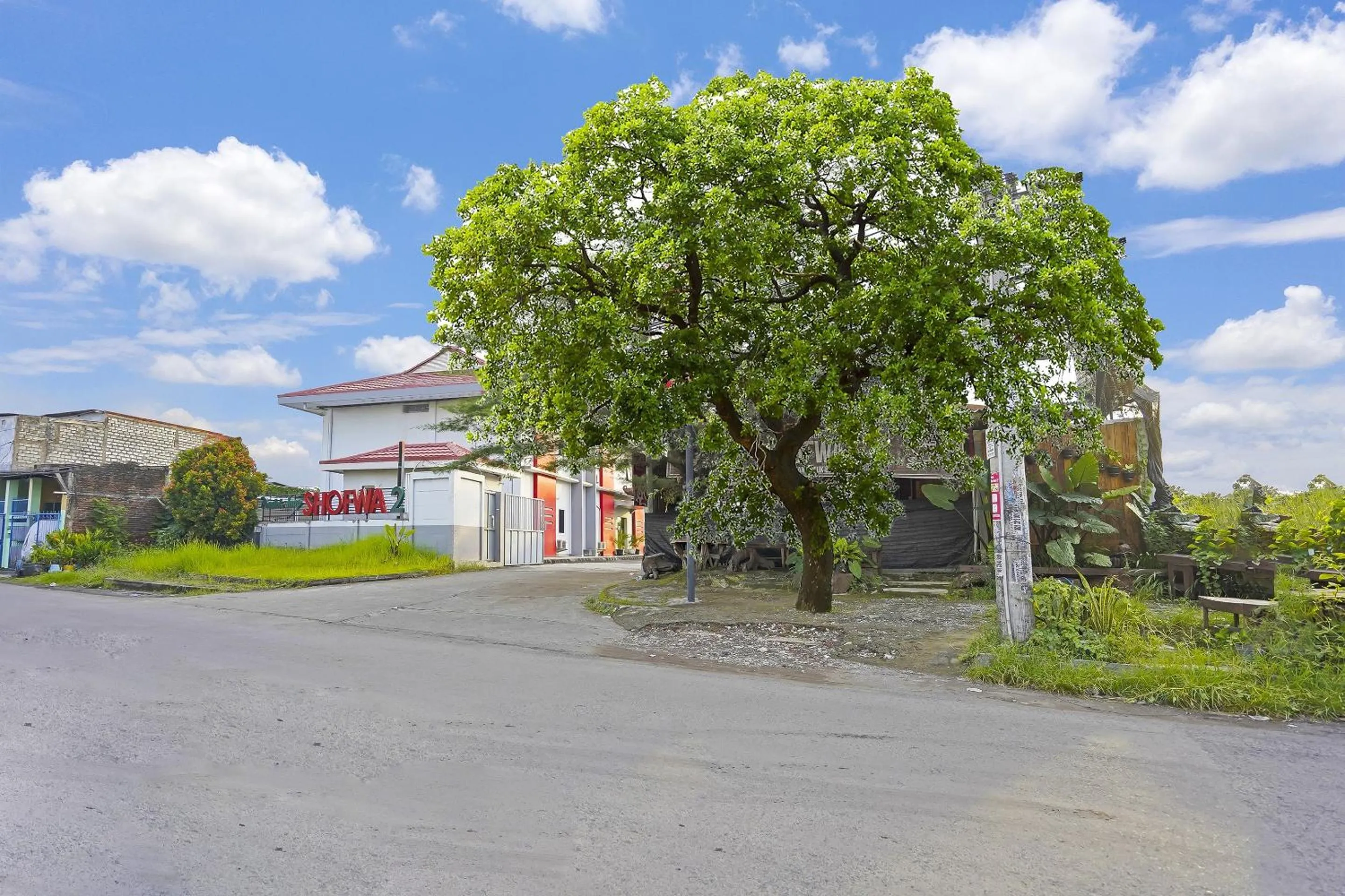Facade/entrance in Hotel O Pondok Inap Shofwa 2