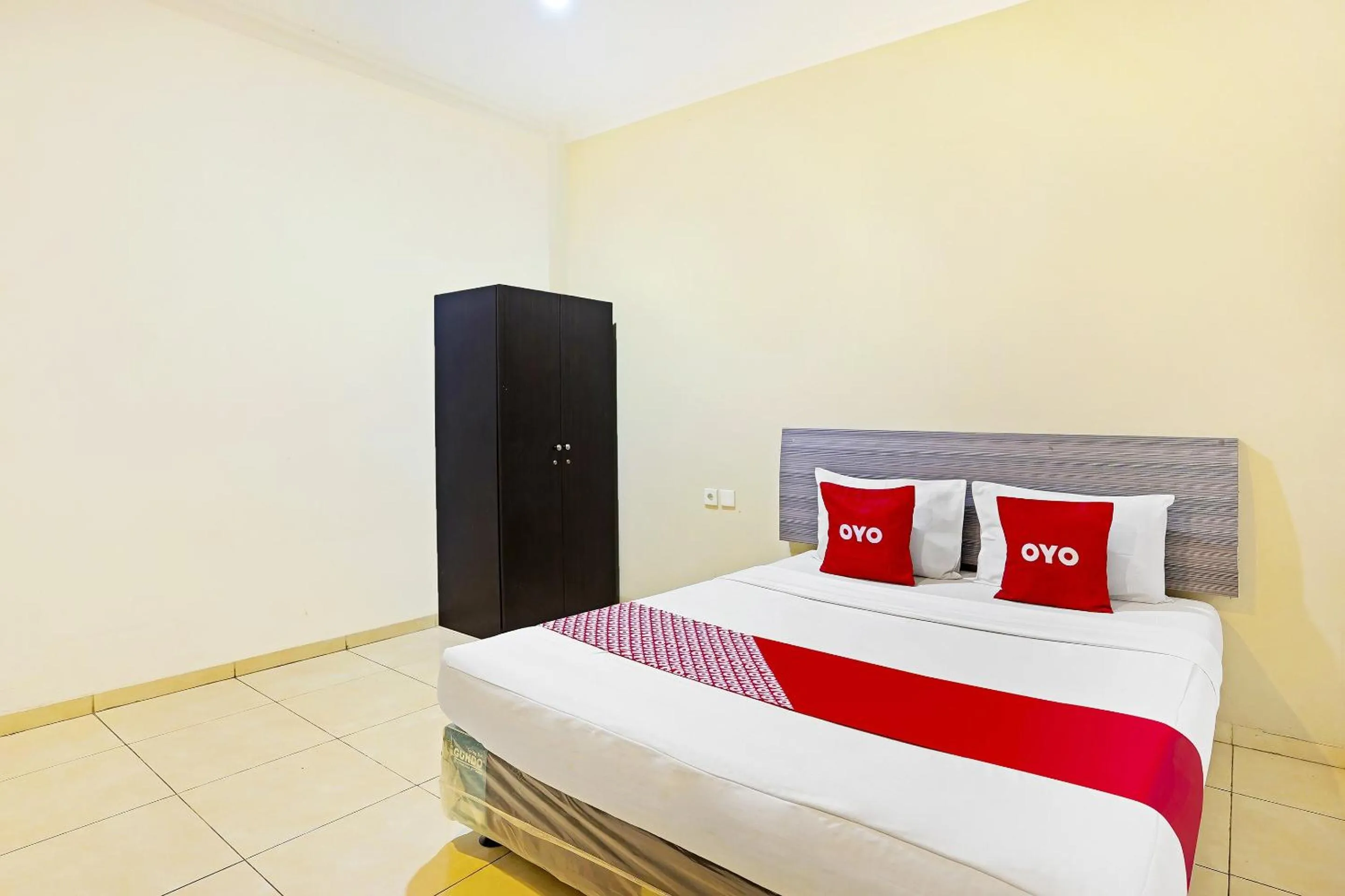 Bedroom in Hotel O Pondok Inap Shofwa 2