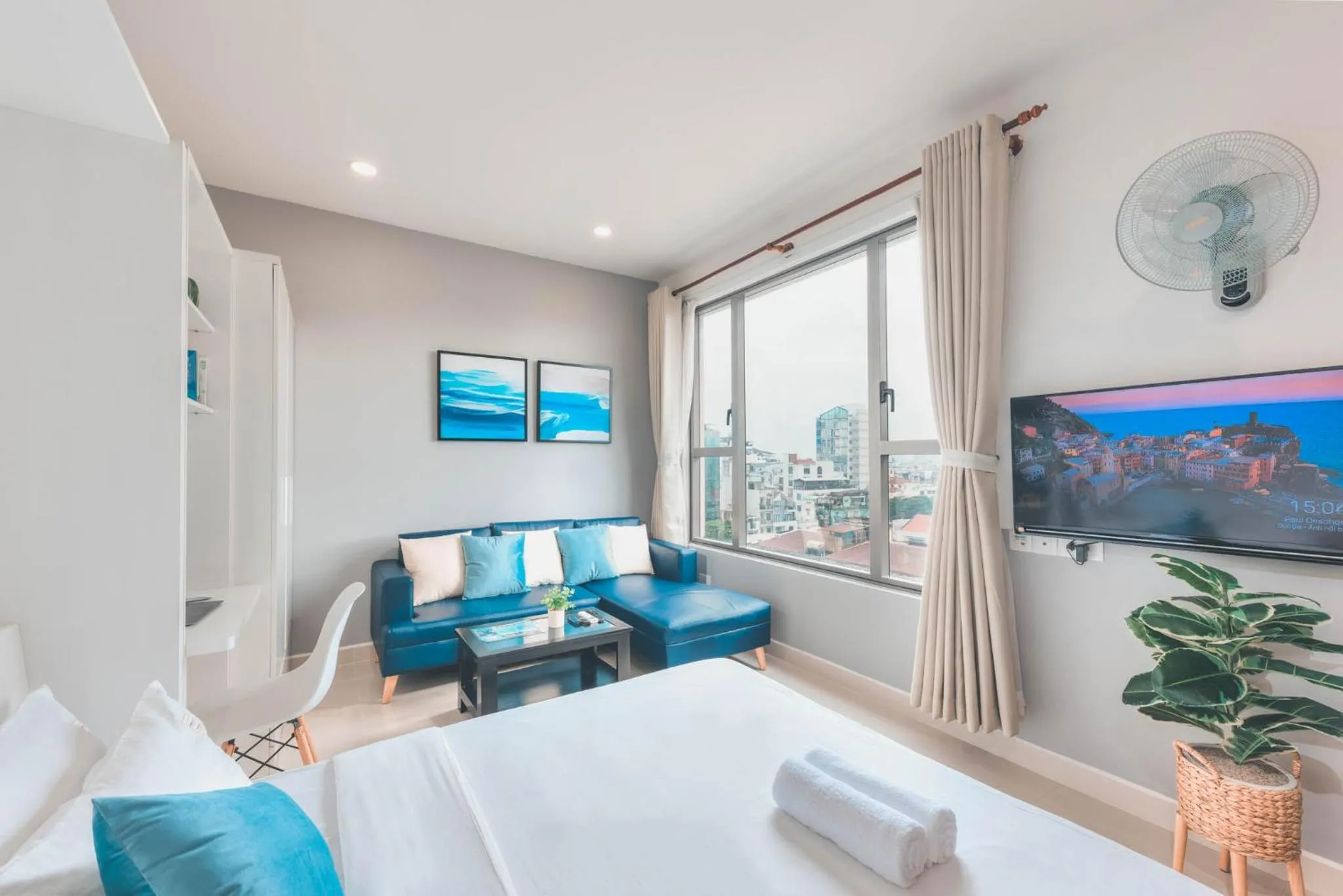 Neighbourhood, Bed in S Lux Apartment