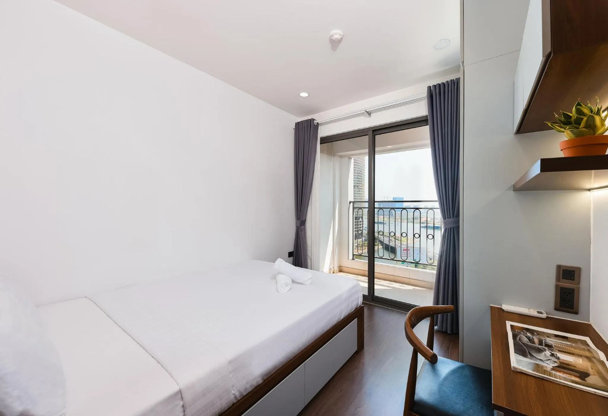 Bedroom, Bed in S Lux Apartment