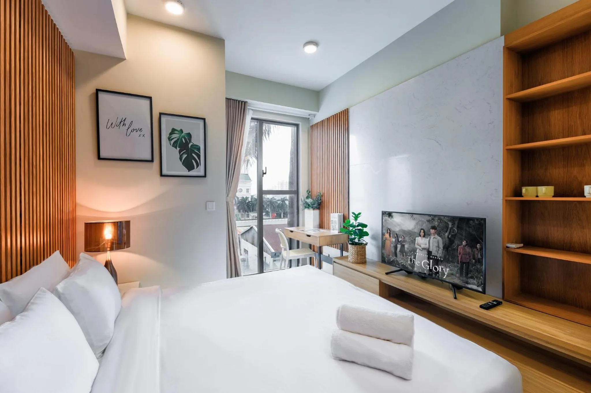 Photo of the whole room, Bed in S Lux Apartment