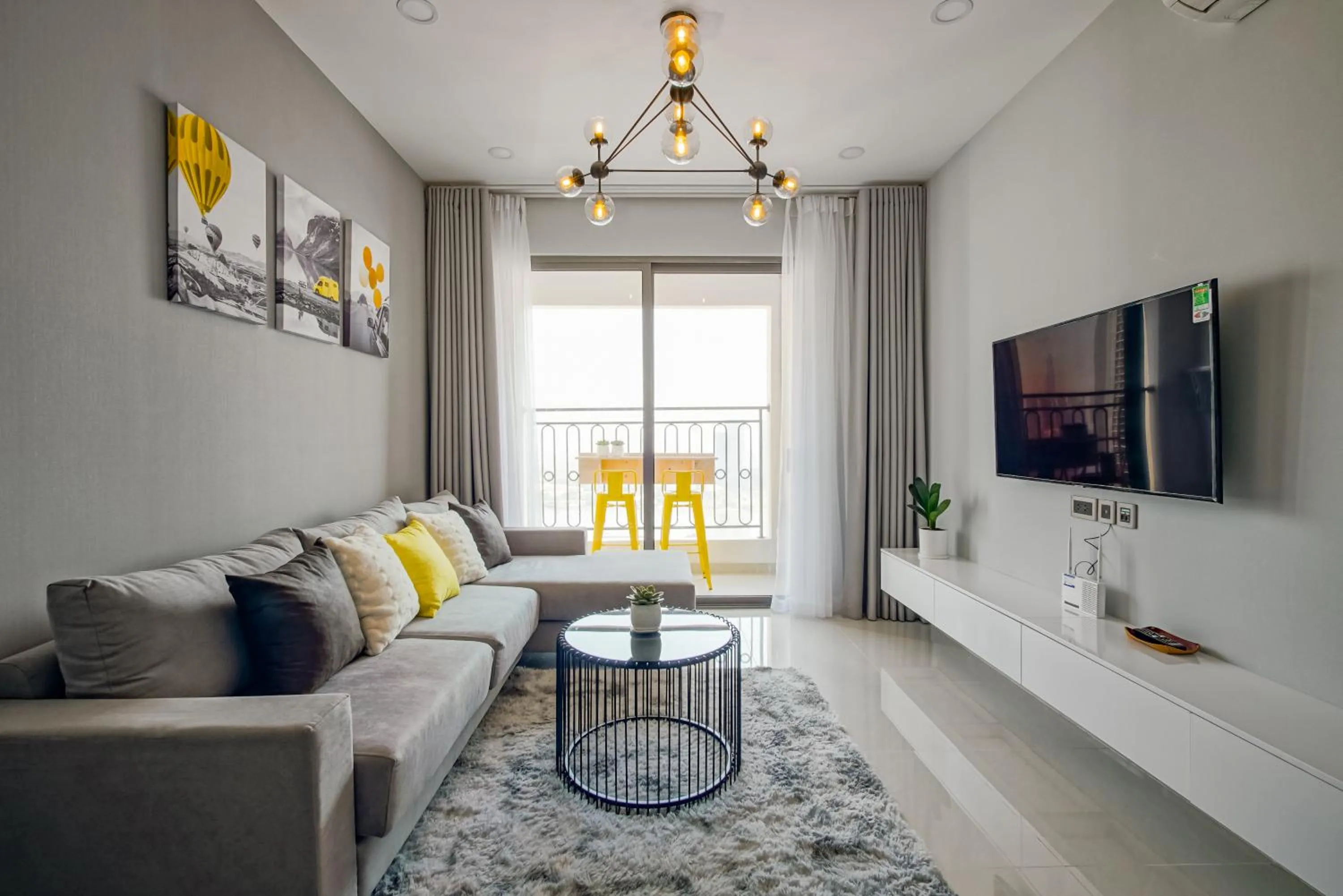 Communal lounge/ TV room in S Lux Apartment