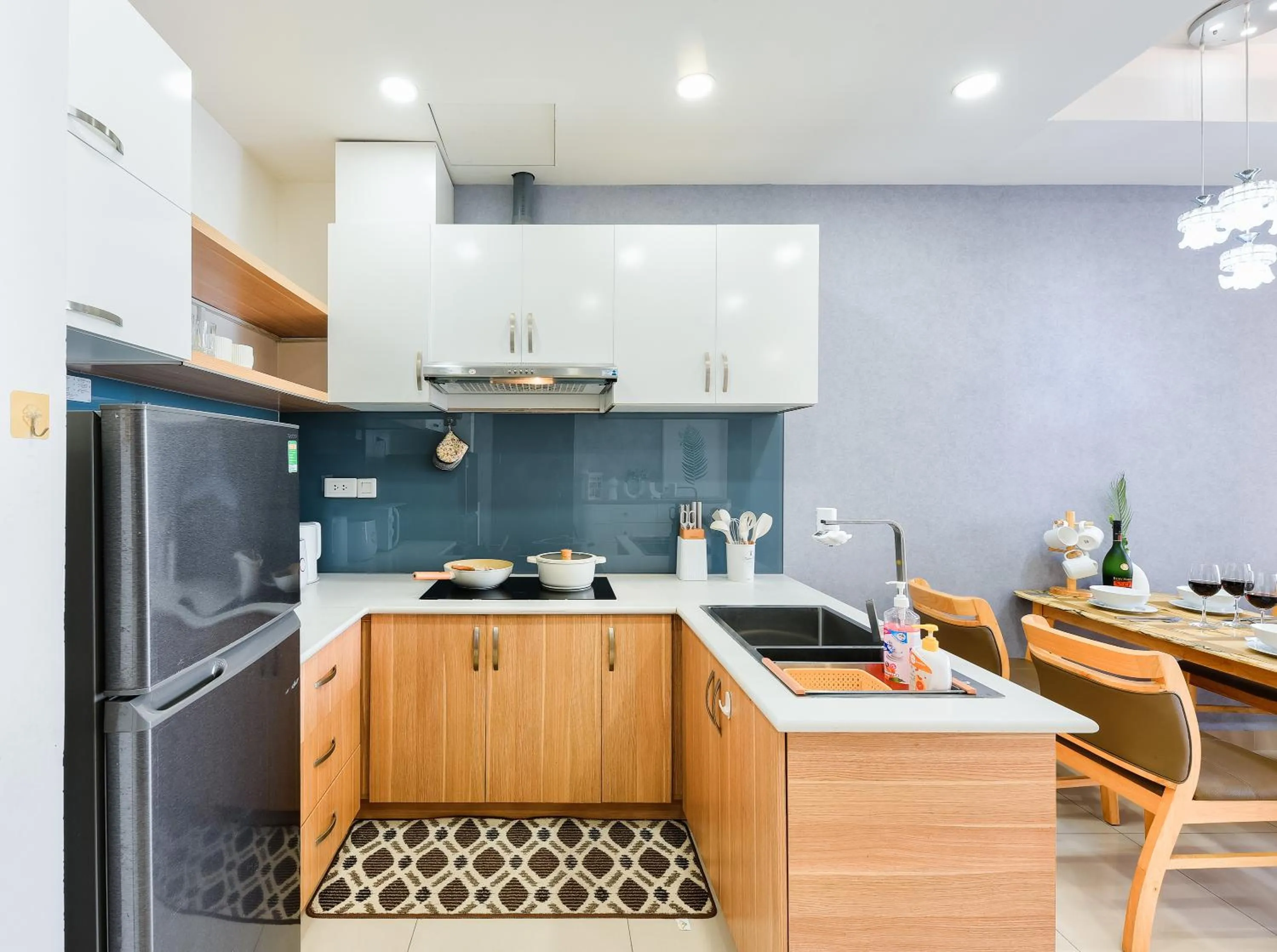 stove in S Lux Apartment