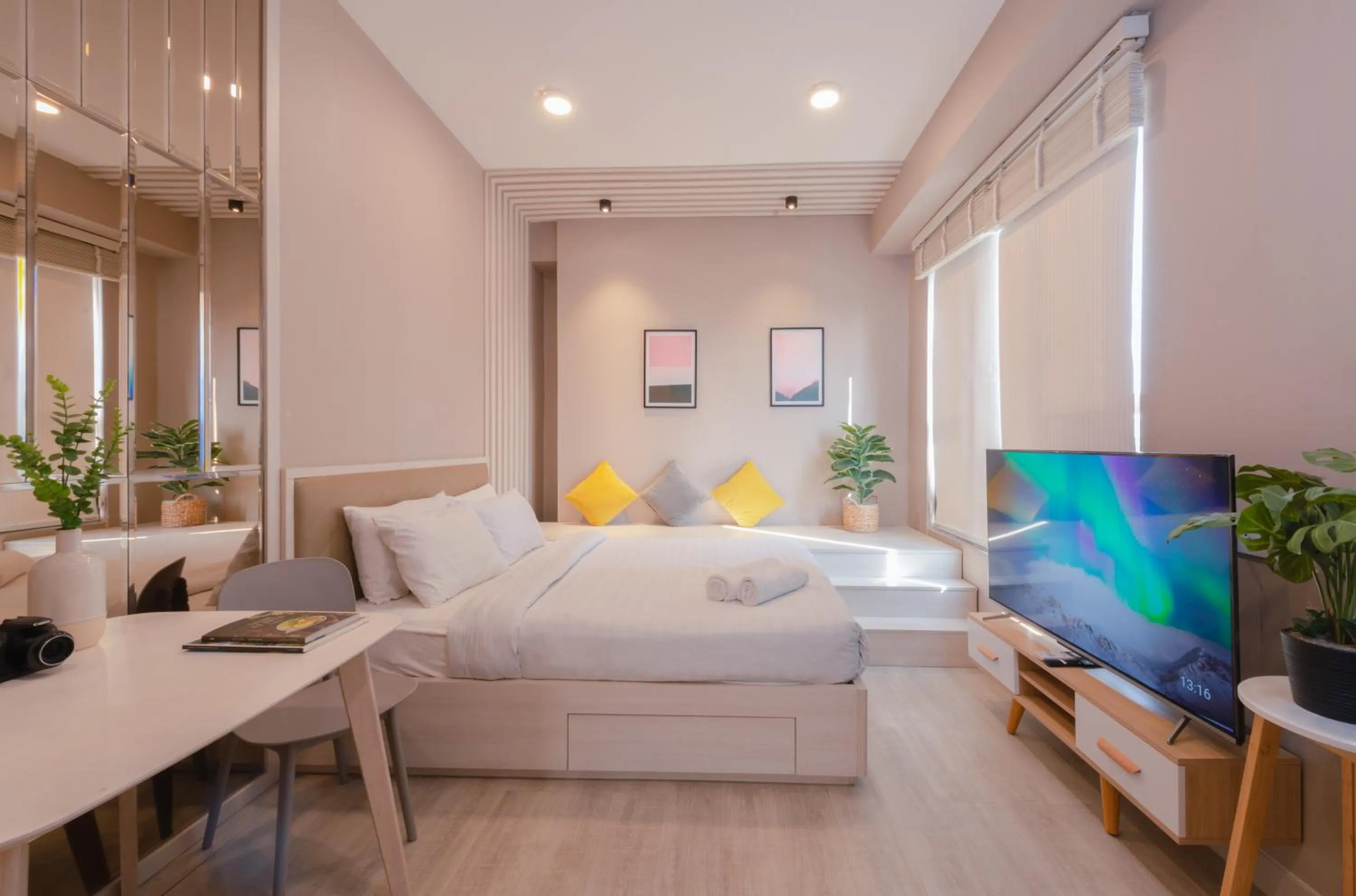 Bed in S Lux Apartment