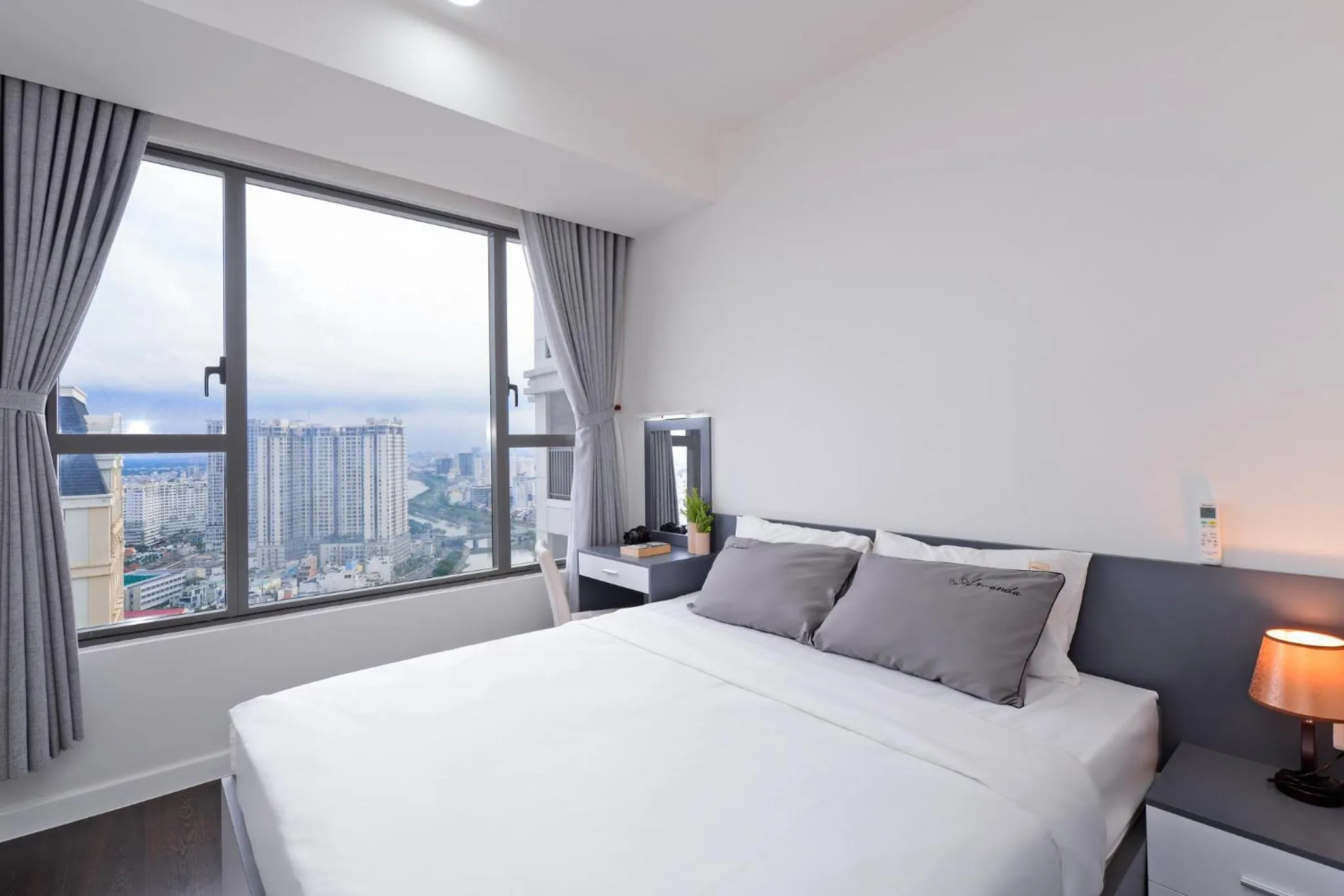 Nearby landmark, Bed in S Lux Apartment