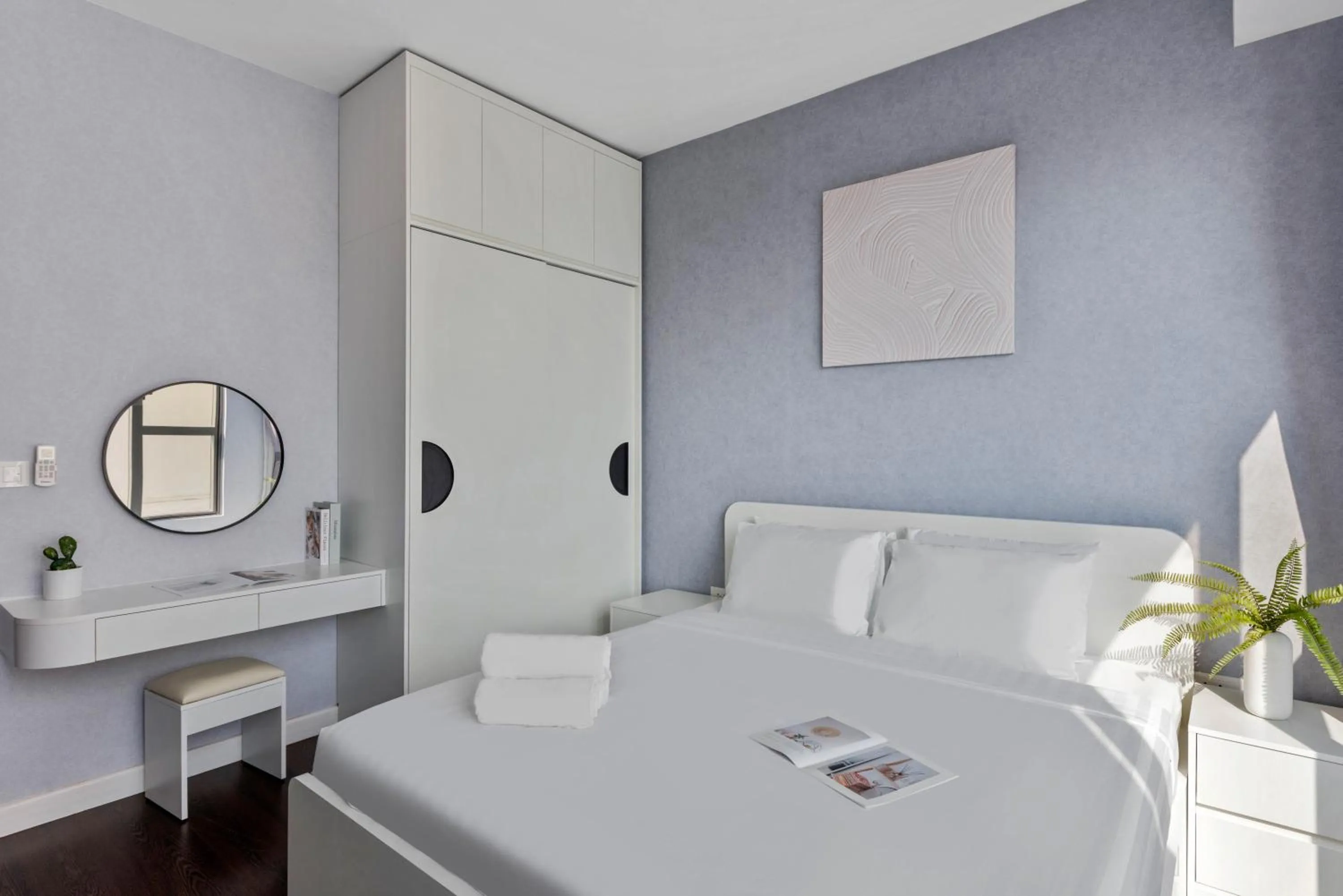 Photo of the whole room, Bed in S Lux Apartment