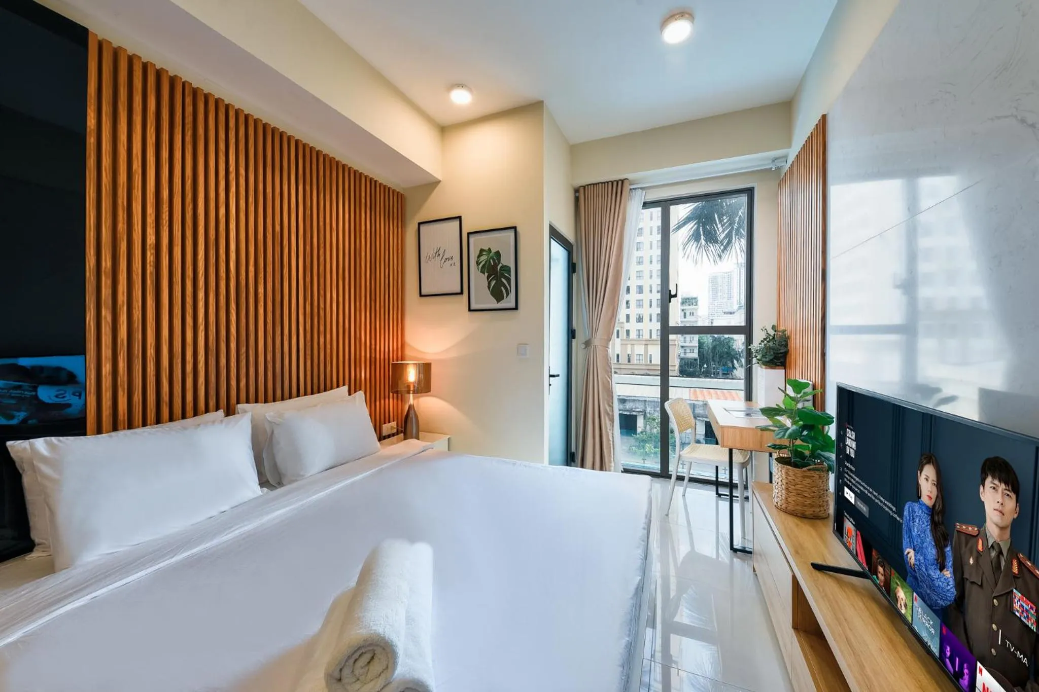 Bed in S Lux Apartment