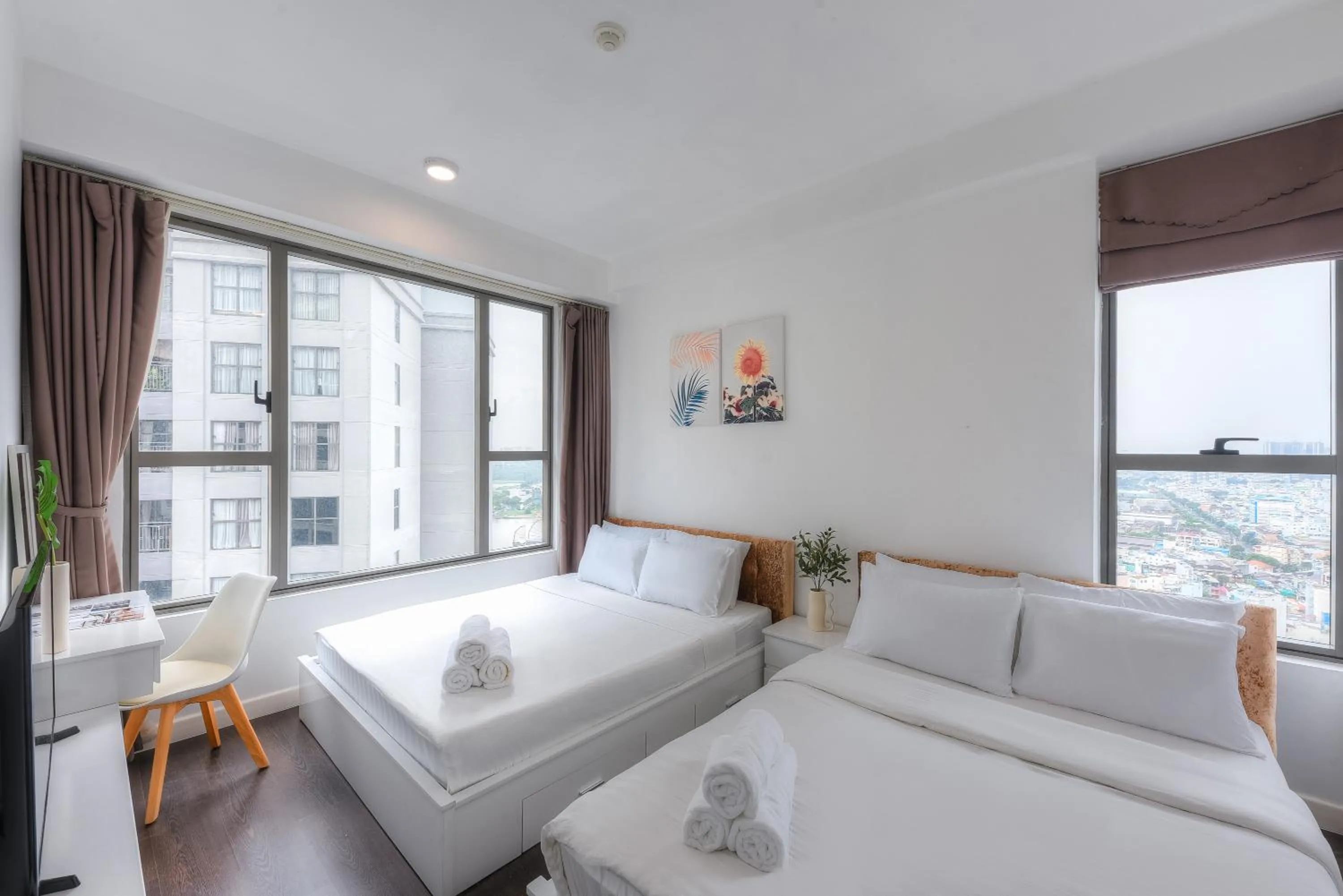 View (from property/room), Bed in S Lux Apartment